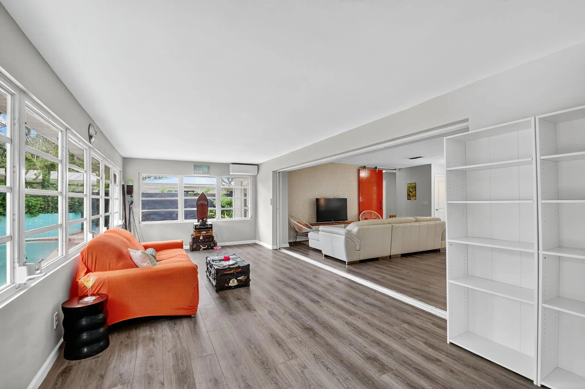 113 Park Lane E