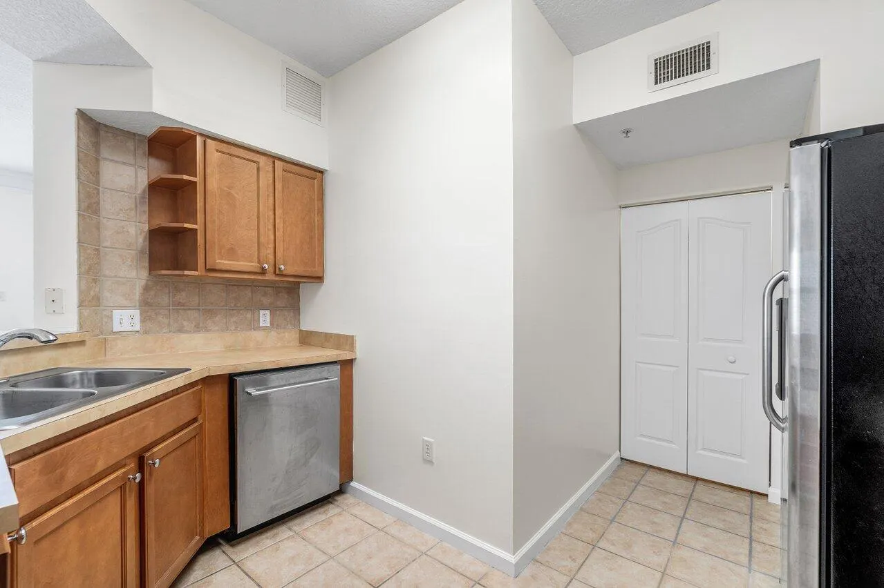 9901 Baywinds Drive, #3304
