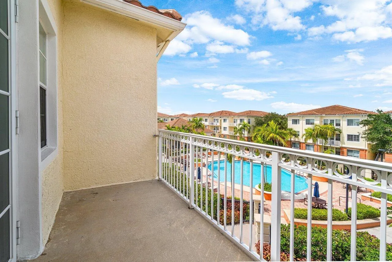 9901 Baywinds Drive, #3304