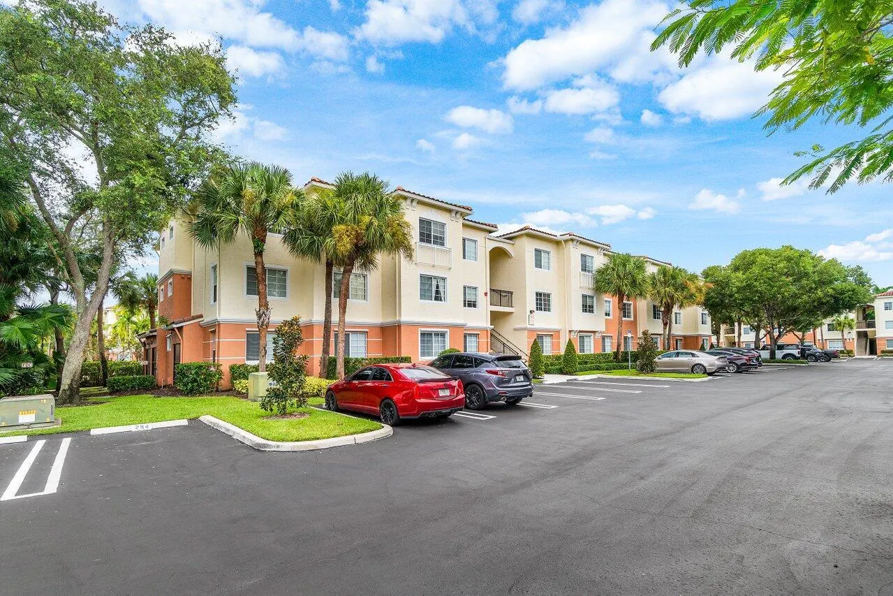 9901 Baywinds Drive, #3304