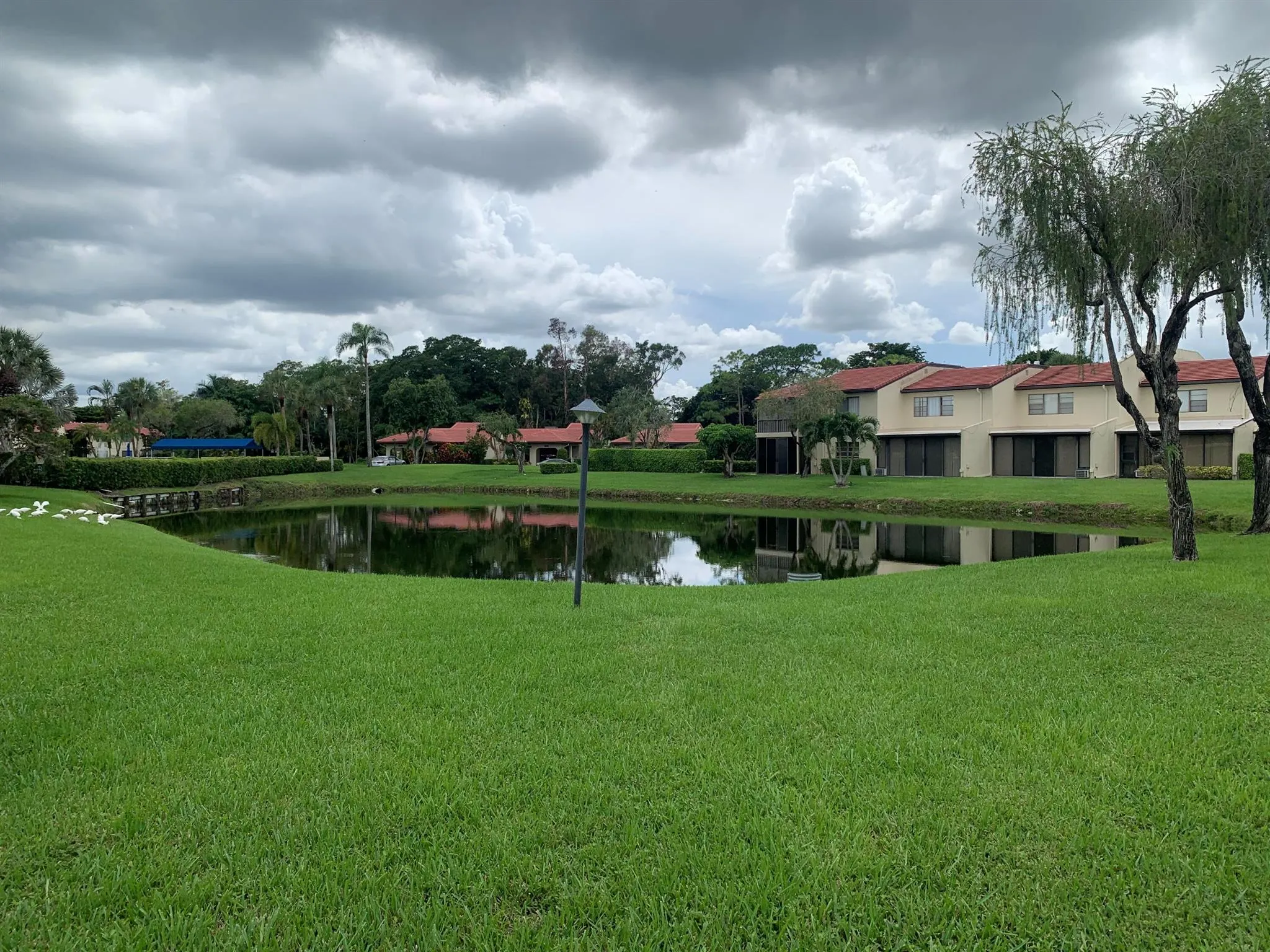 8520 Casa Del Lago, #F