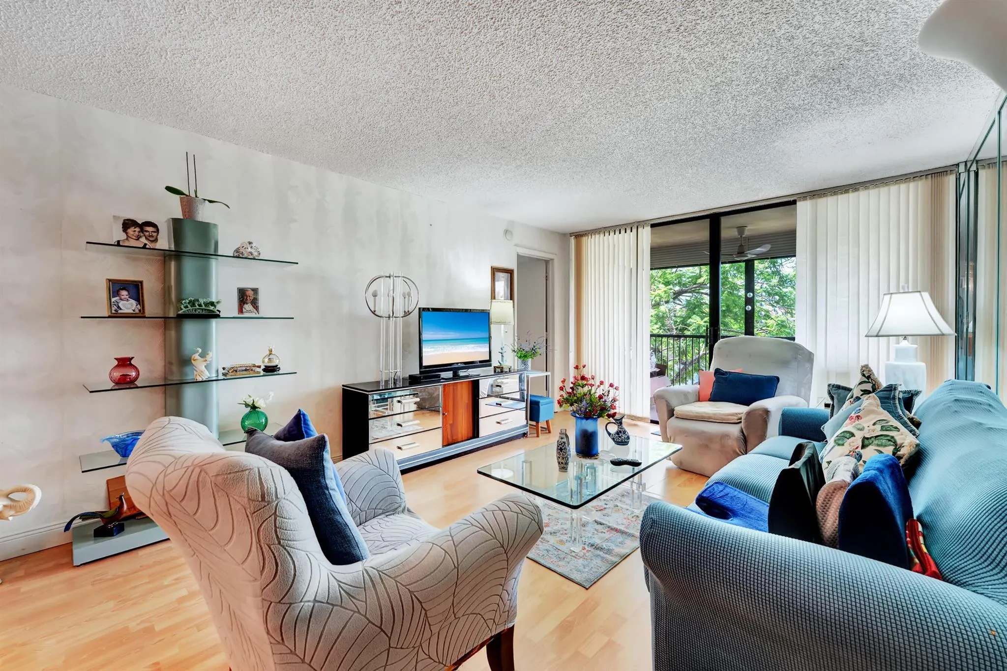 5929 Coral Lake Drive, #305