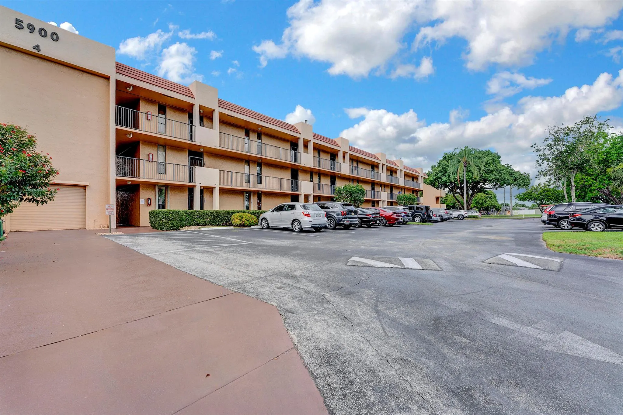 5929 Coral Lake Drive, #305