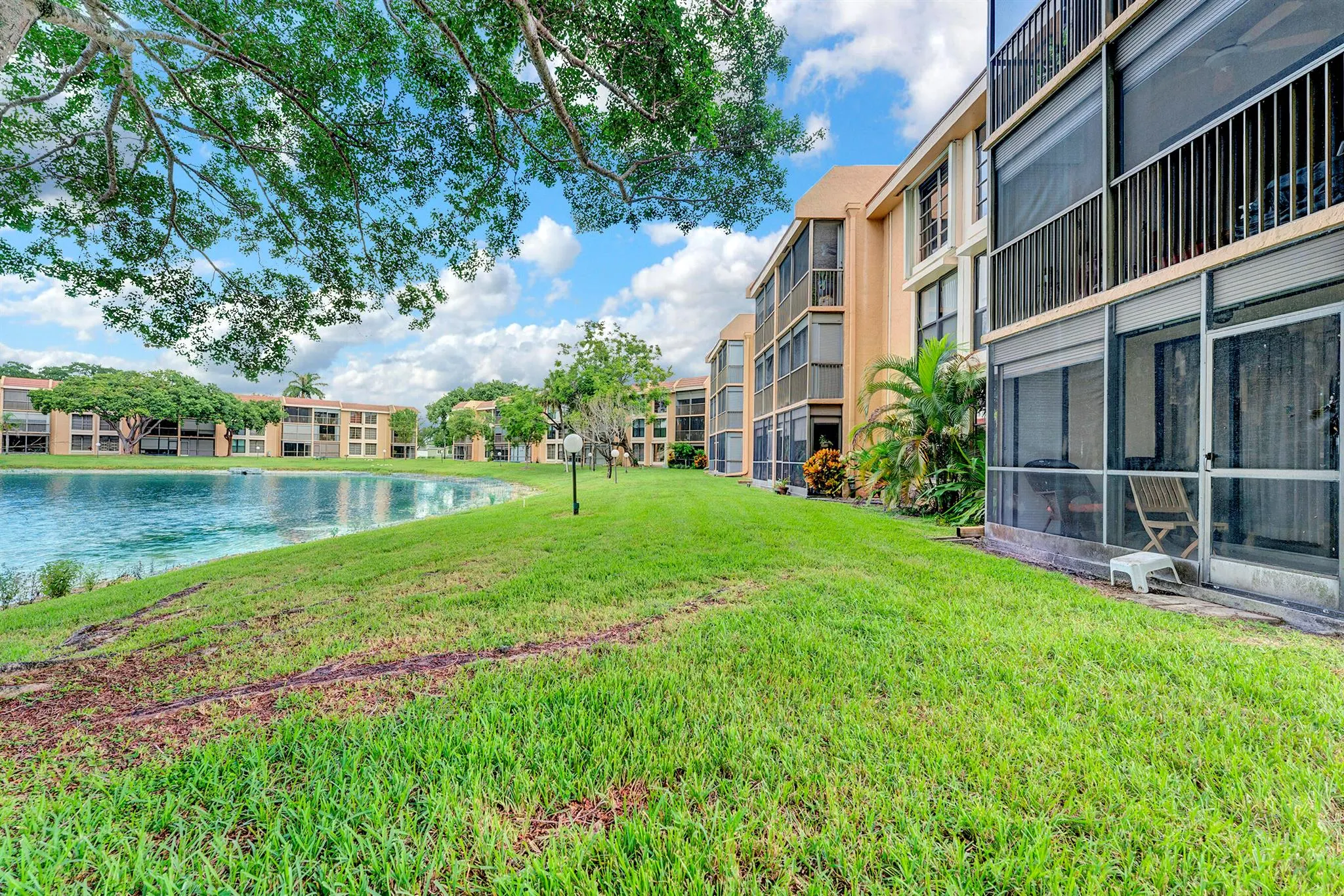 5929 Coral Lake Drive, #305