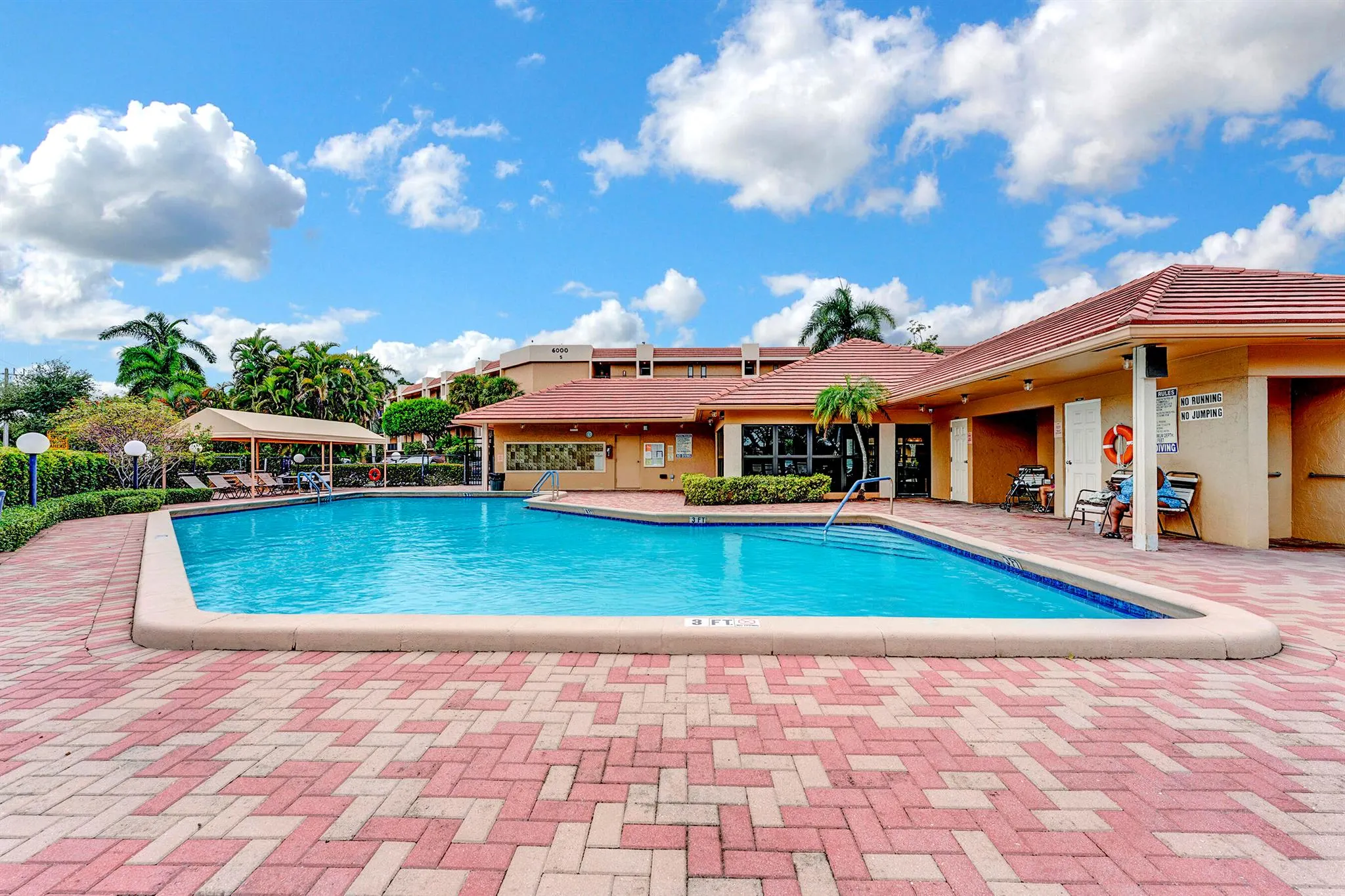 5929 Coral Lake Drive, #305