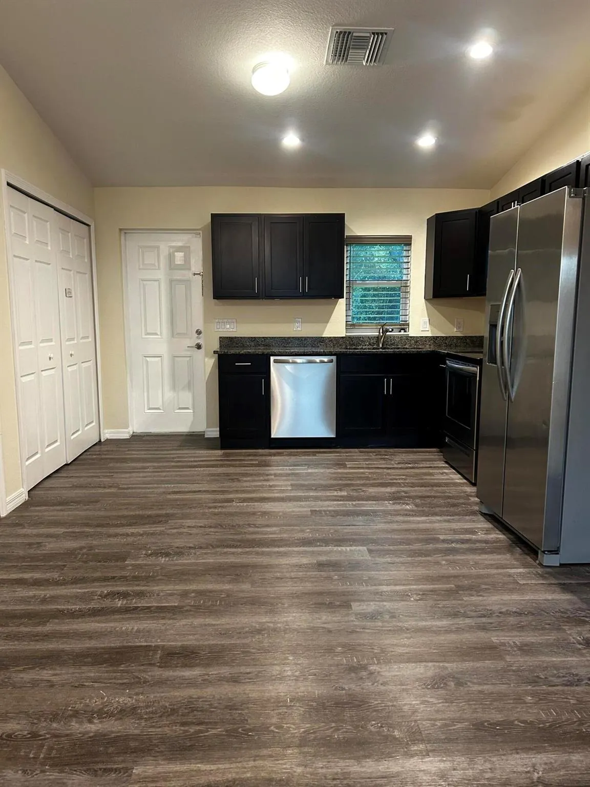 2020 Inglewood Circle