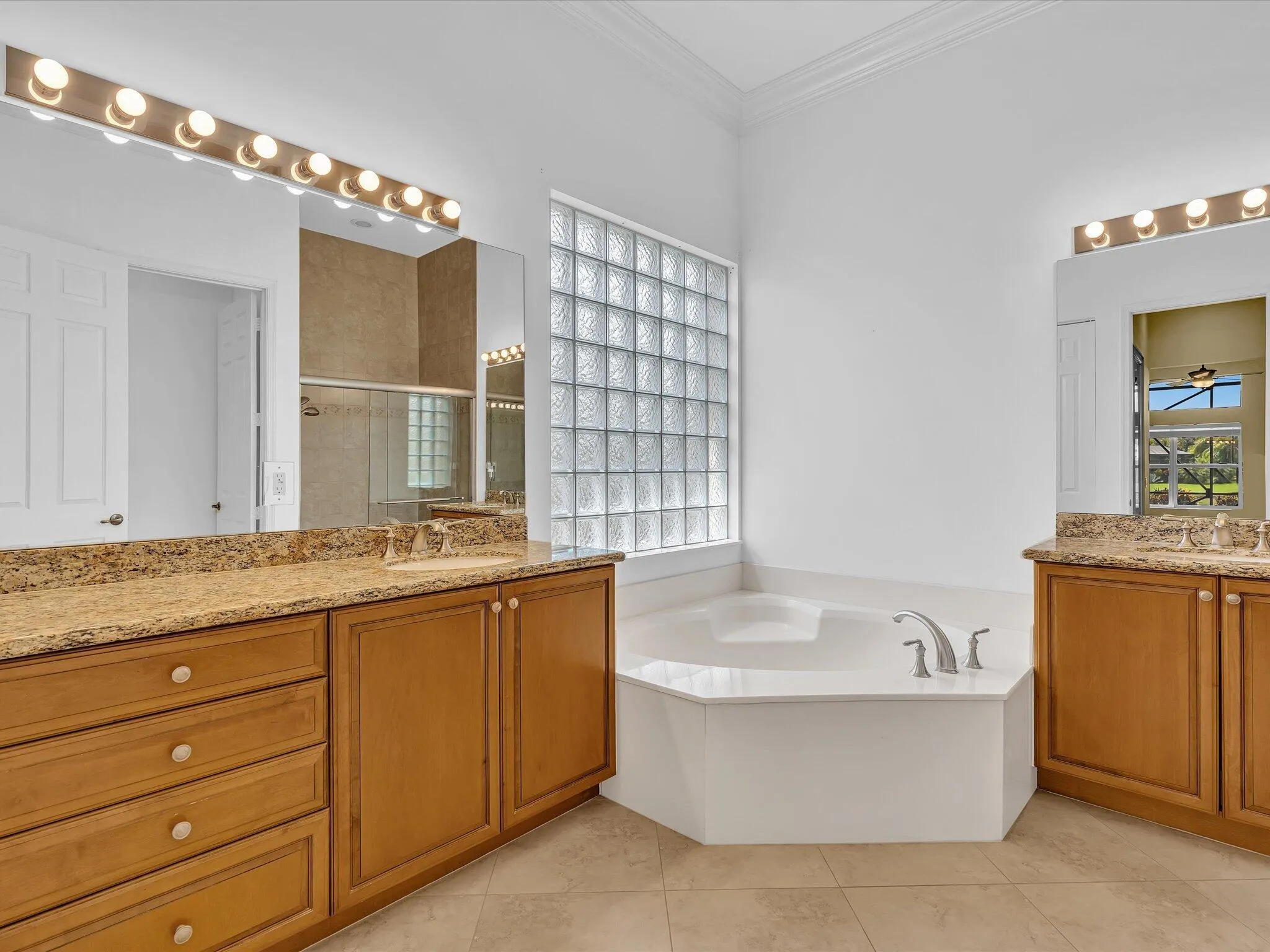 9140 Meridian View Isle Isle