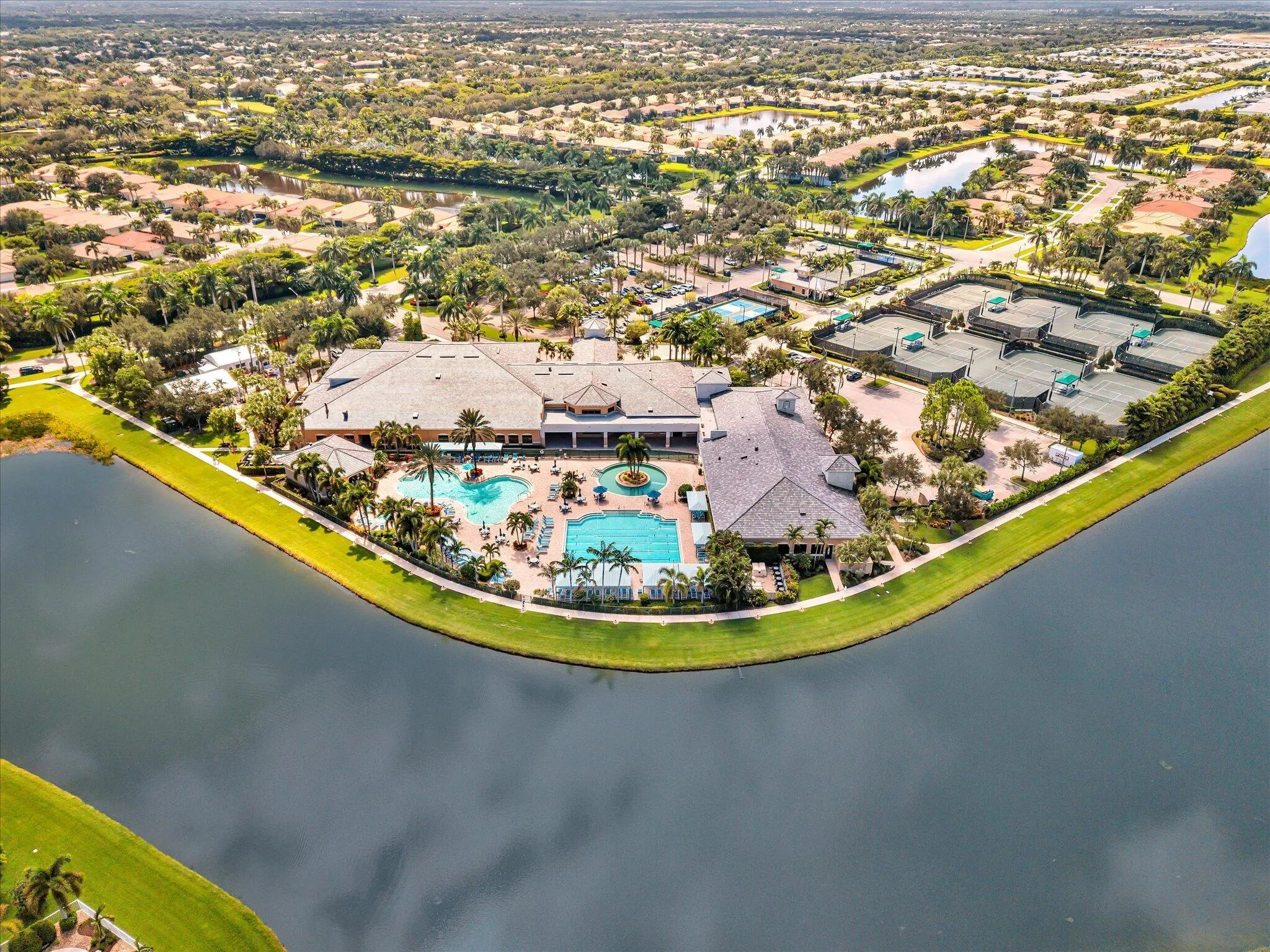 9140 Meridian View Isle Isle