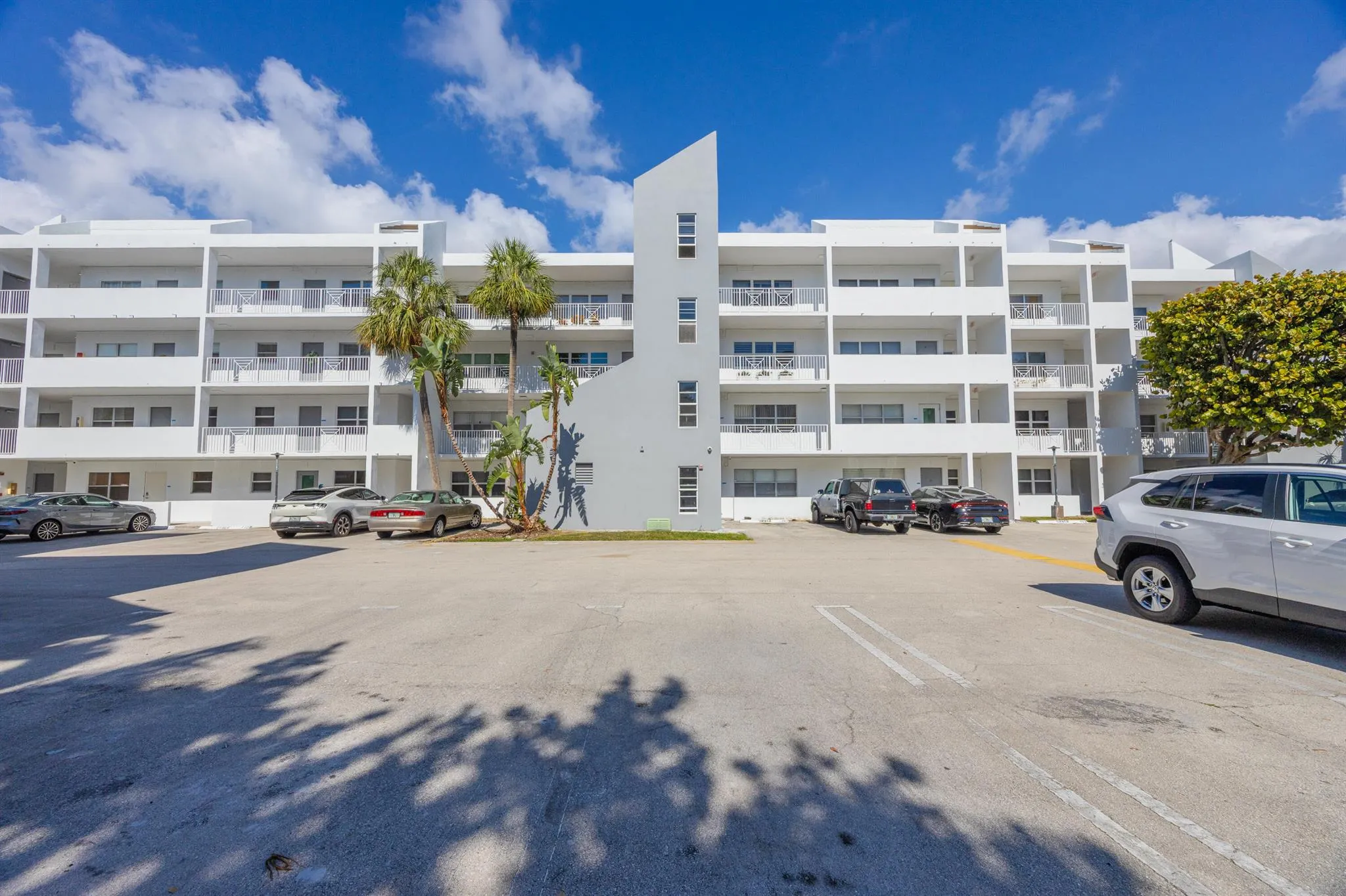 2850 NE 14th Street, #209b