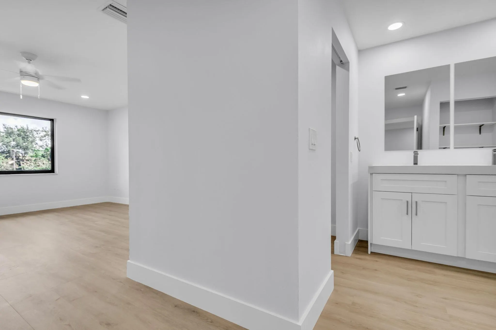 8535 Casa Del Lago, #F