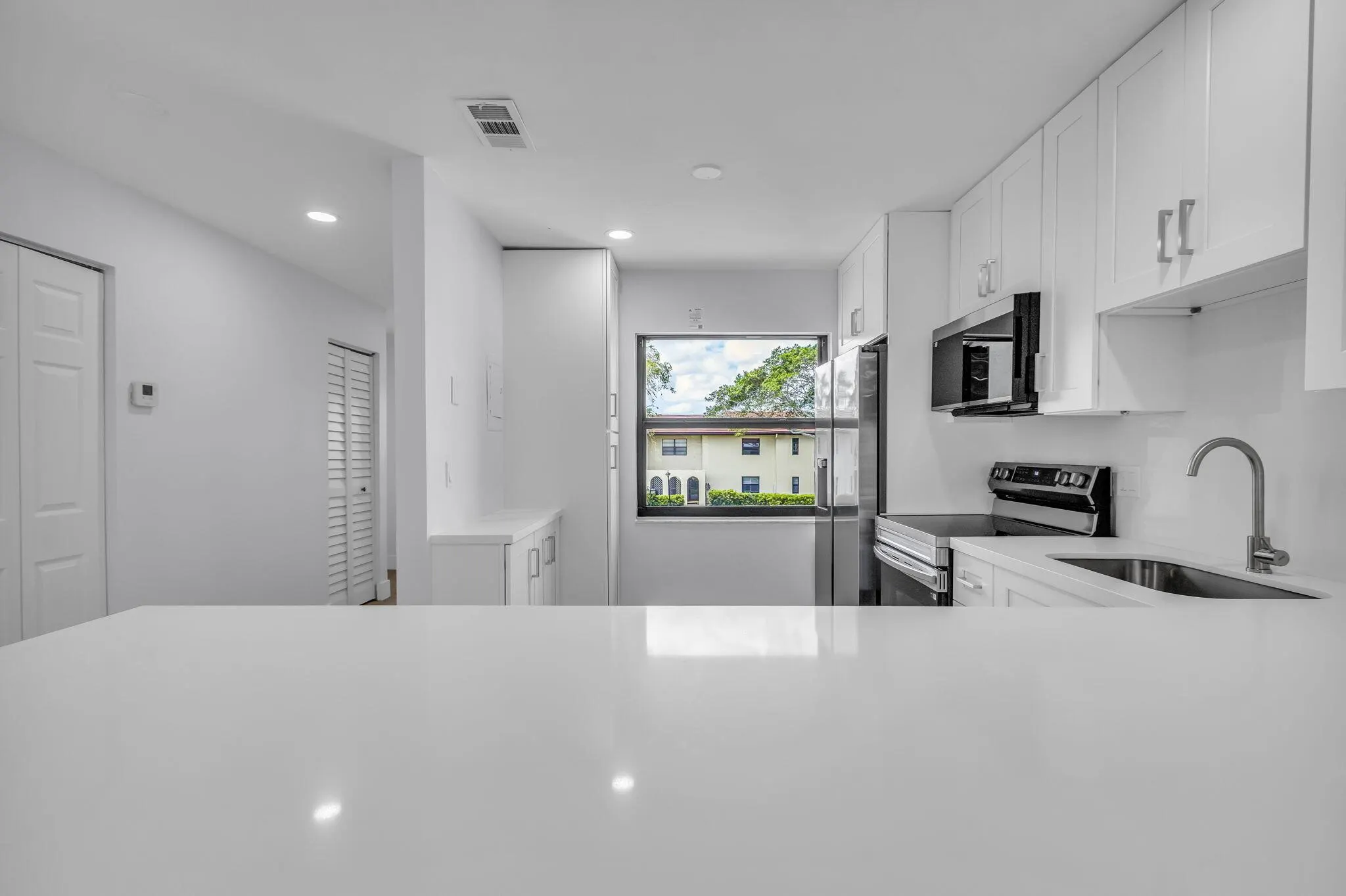 8535 Casa Del Lago, #F