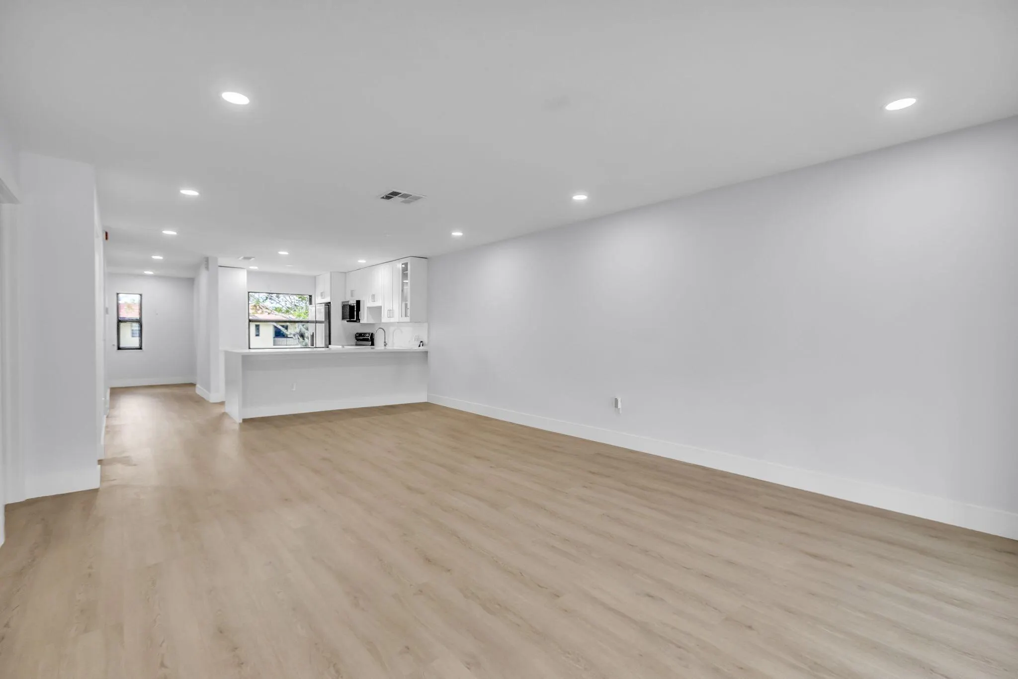 8535 Casa Del Lago, #F