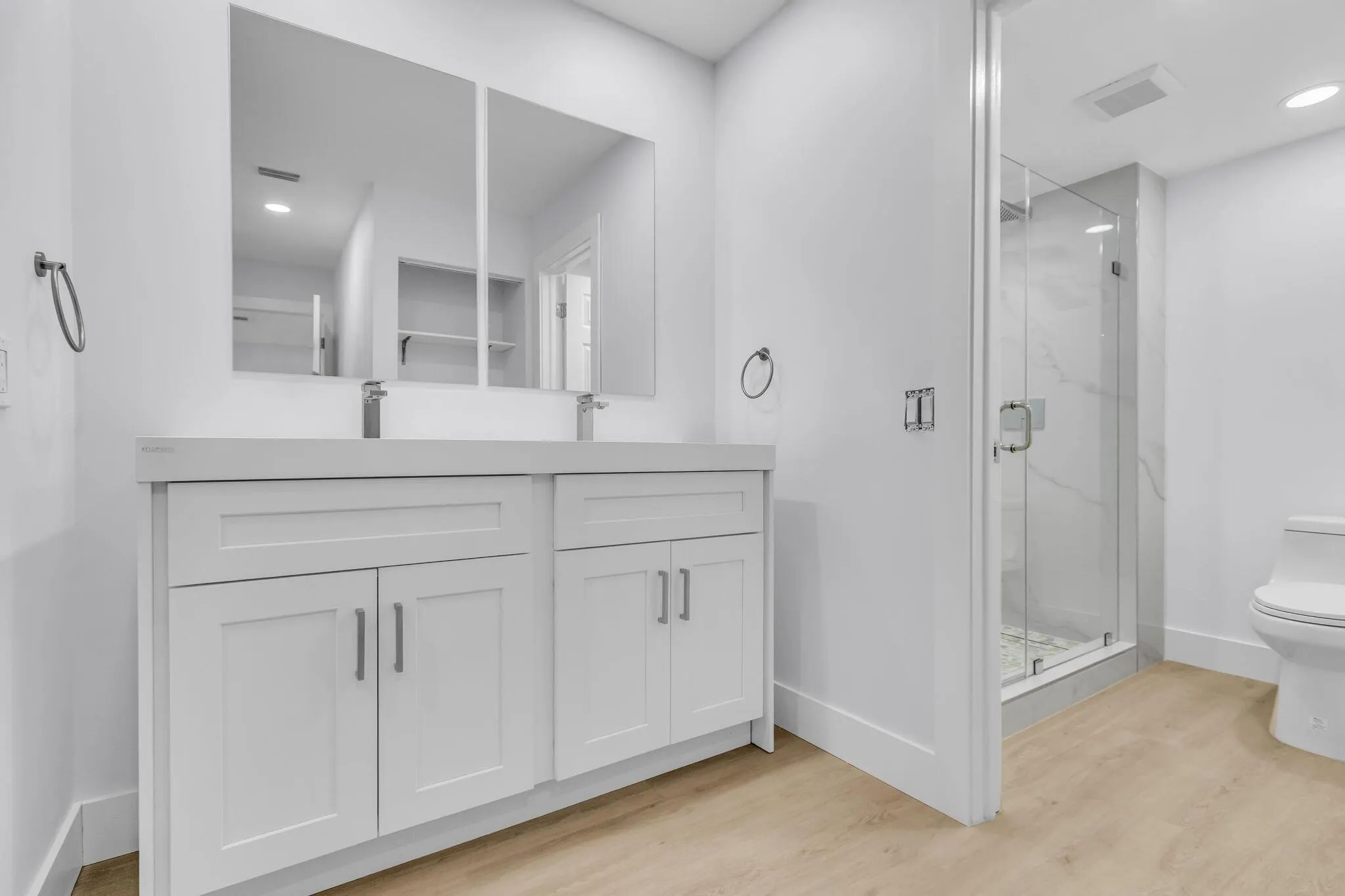 8535 Casa Del Lago, #F