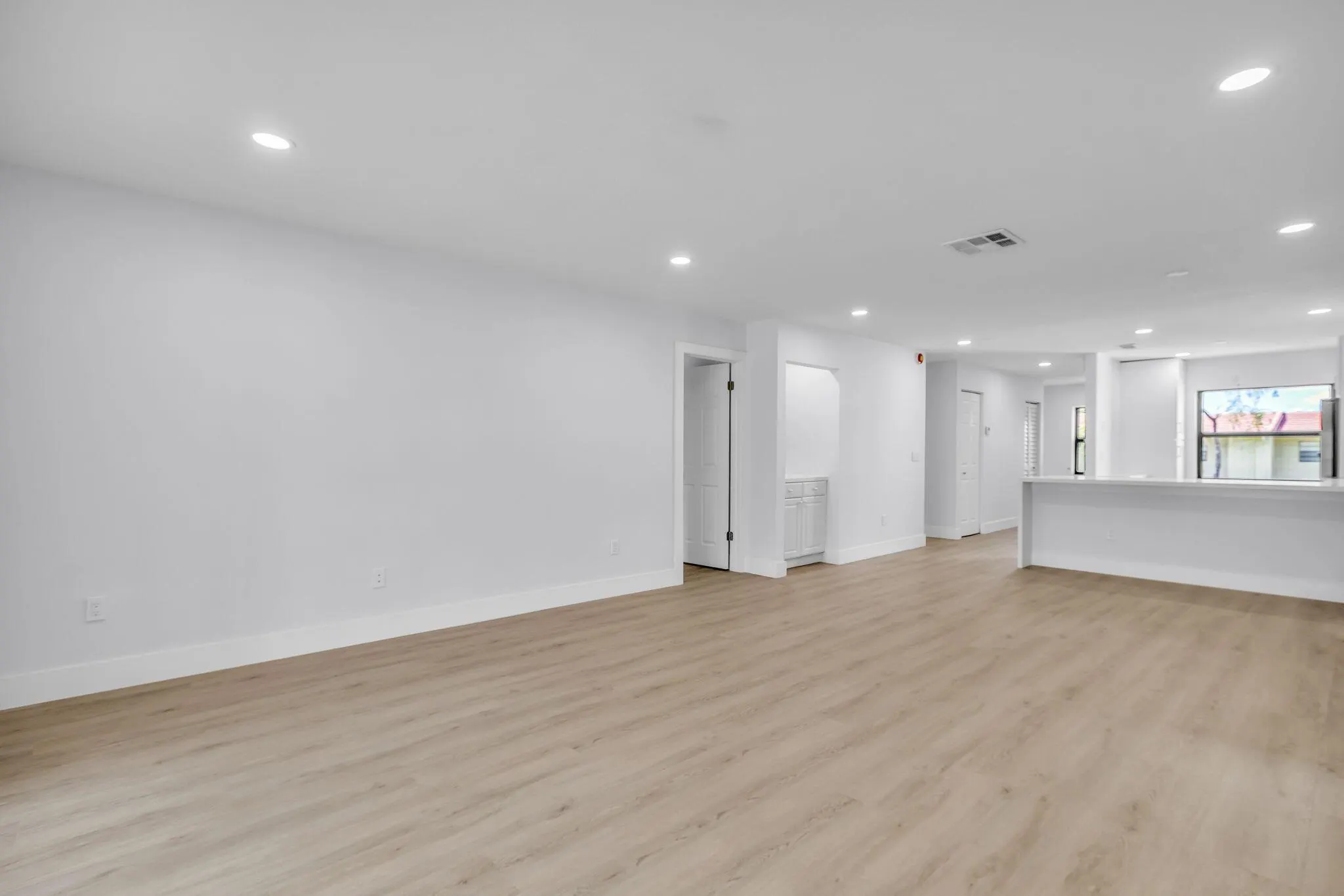 8535 Casa Del Lago, #F