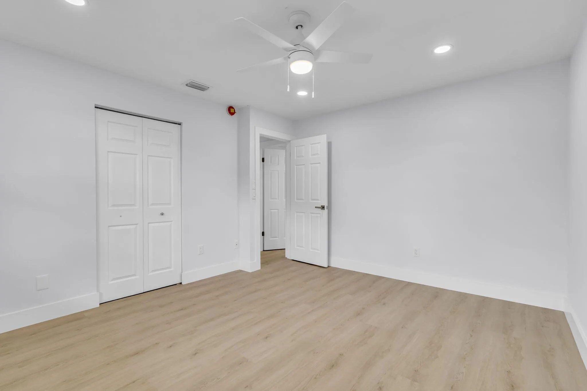 8535 Casa Del Lago, #F