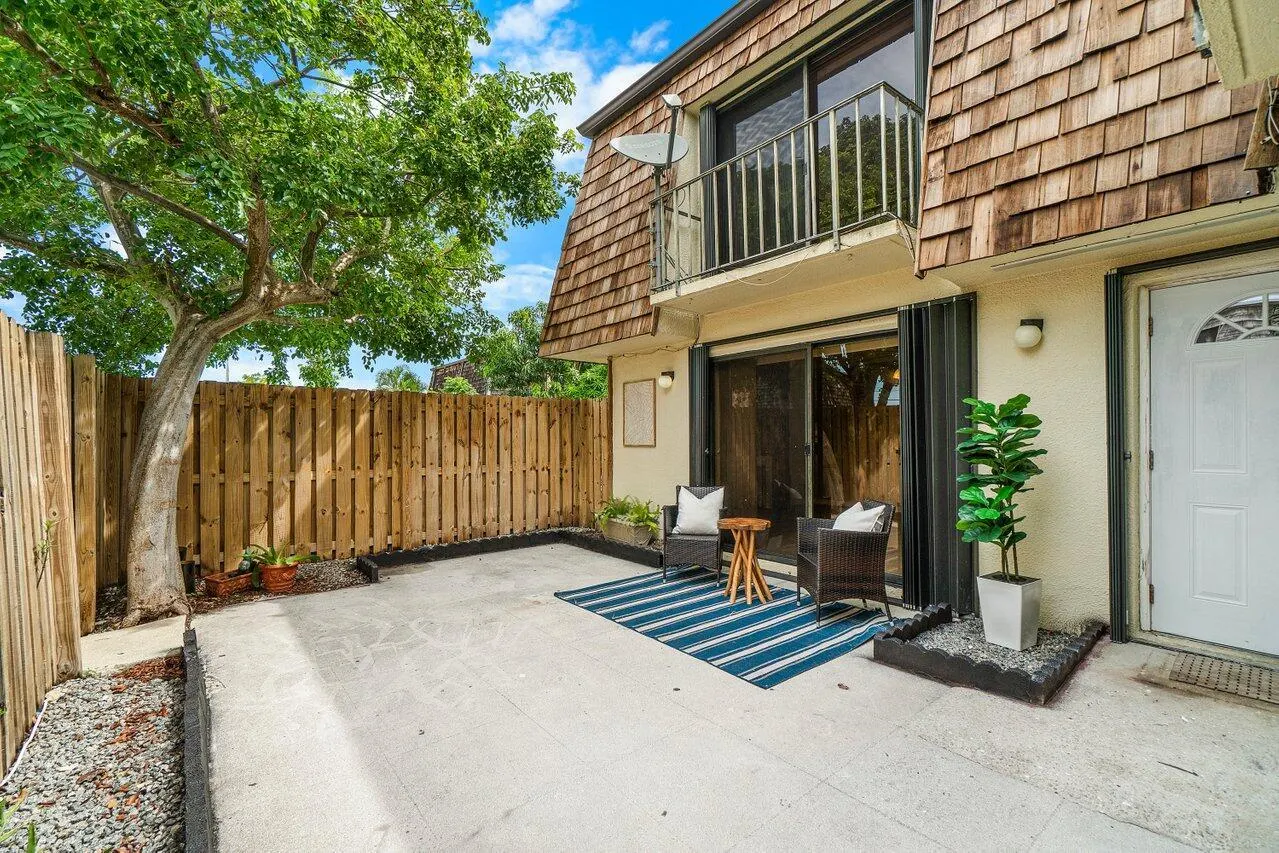 76 Lake Arbor Drive