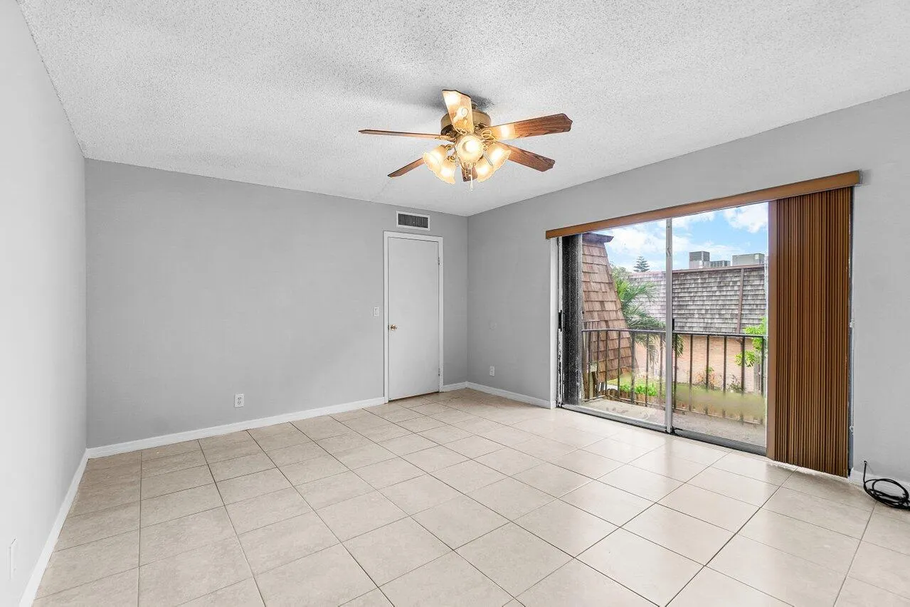 76 Lake Arbor Drive