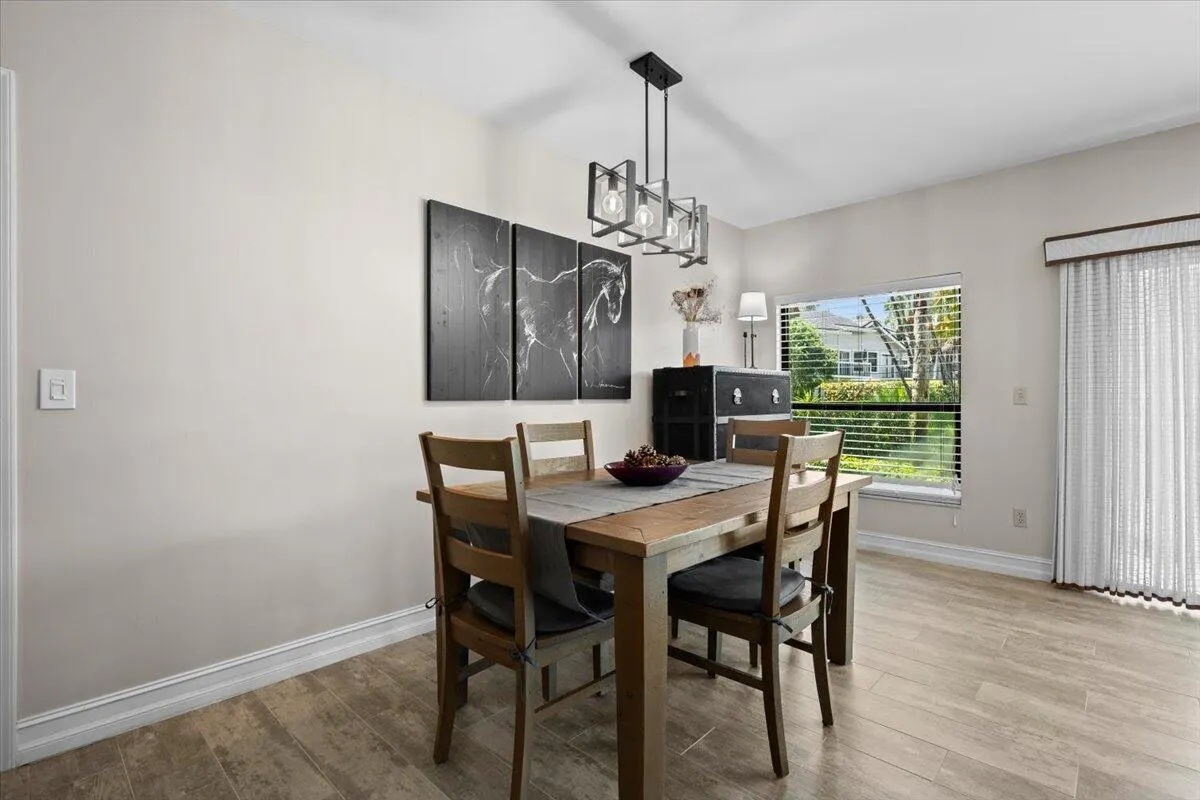 11863 Wimbledon Circle, #429