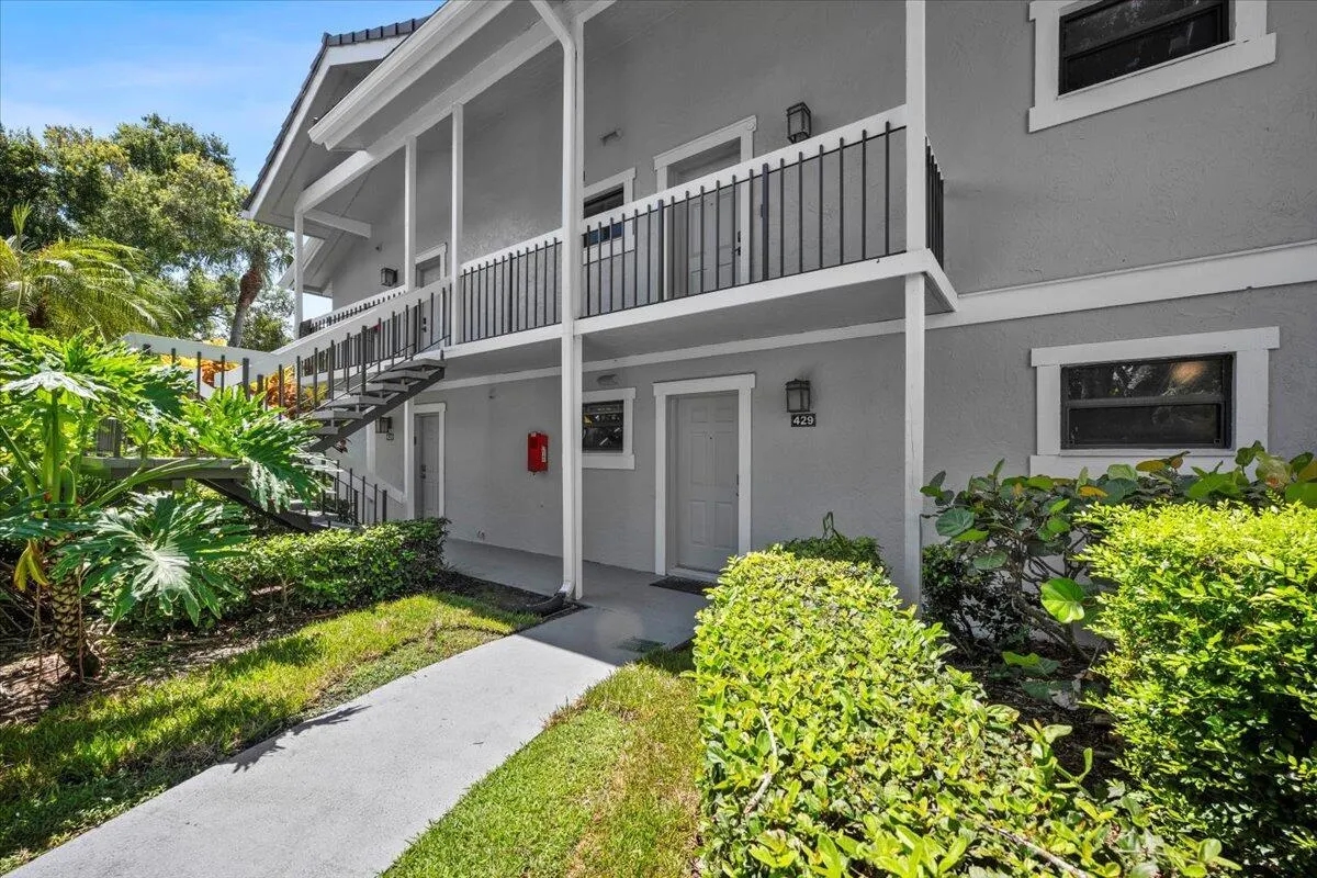 11863 Wimbledon Circle, #429