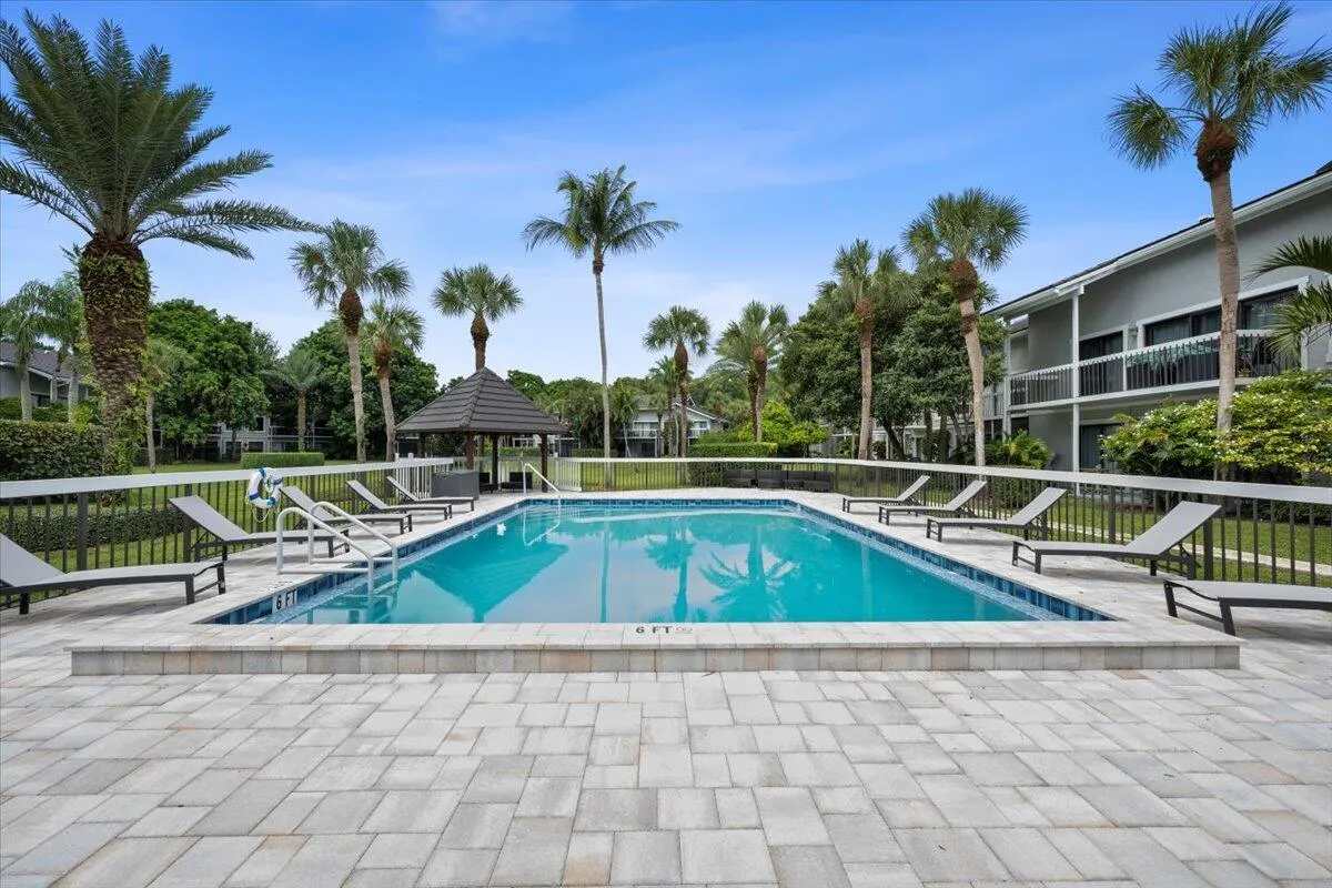 11863 Wimbledon Circle, #429