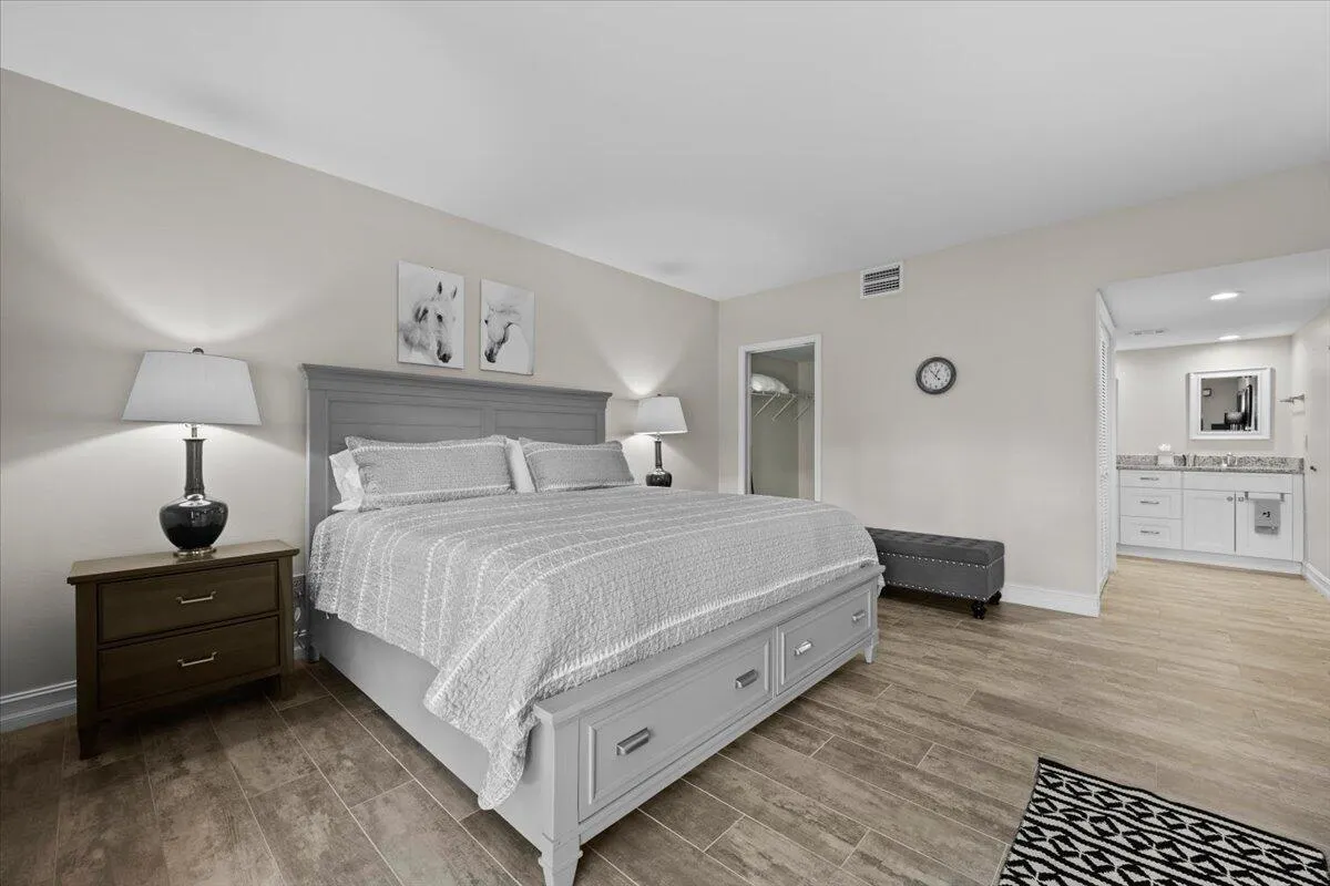 11863 Wimbledon Circle, #429