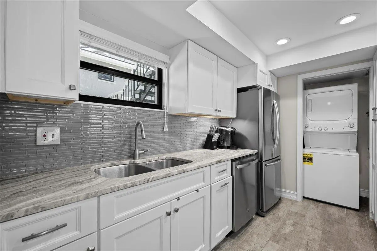 11863 Wimbledon Circle, #429