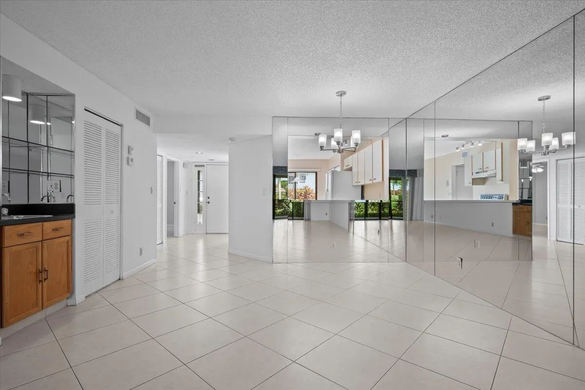 7479 Glendevon Lane, #503