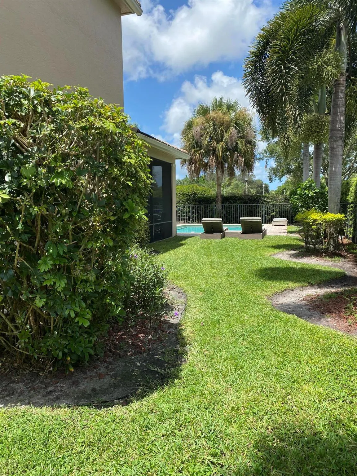 183 Isle Verde Way