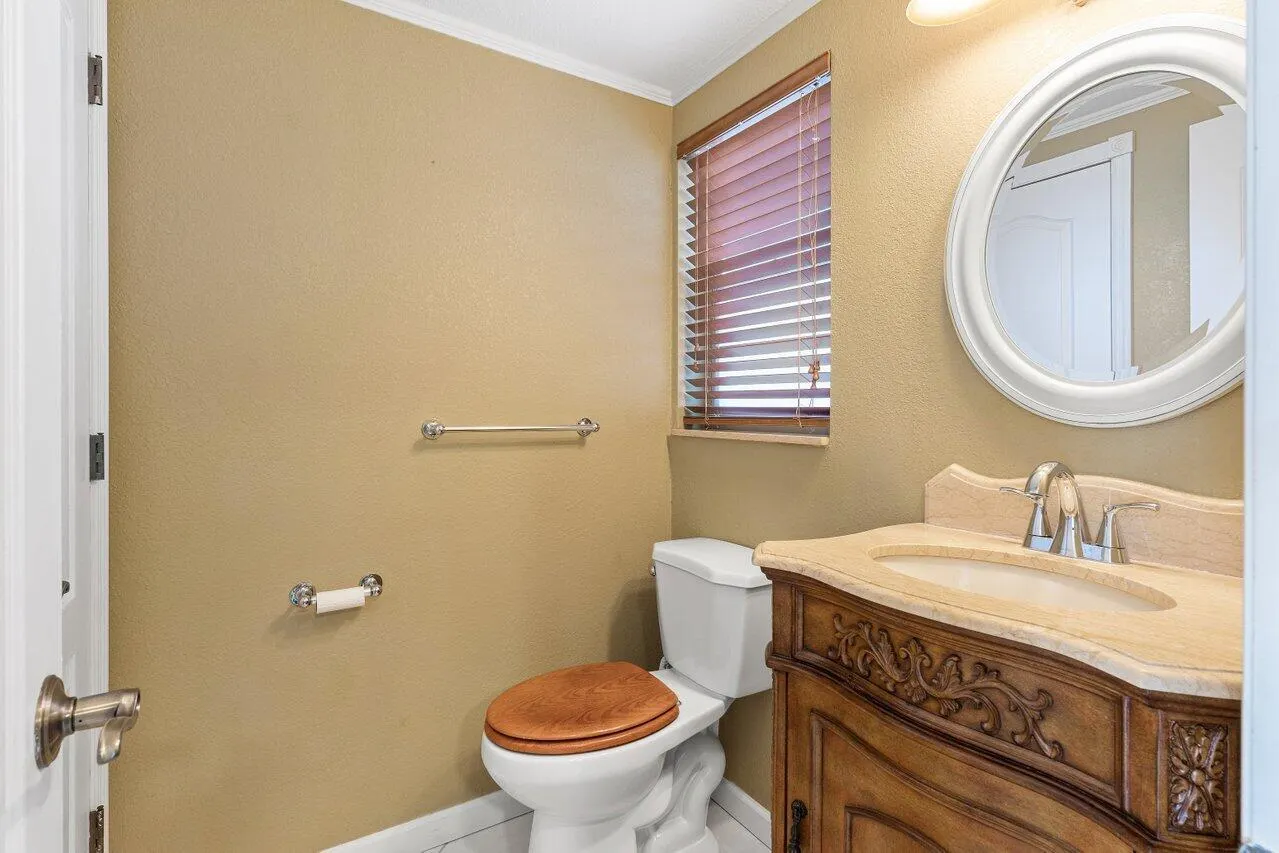 2201 SE 9th Street, #107