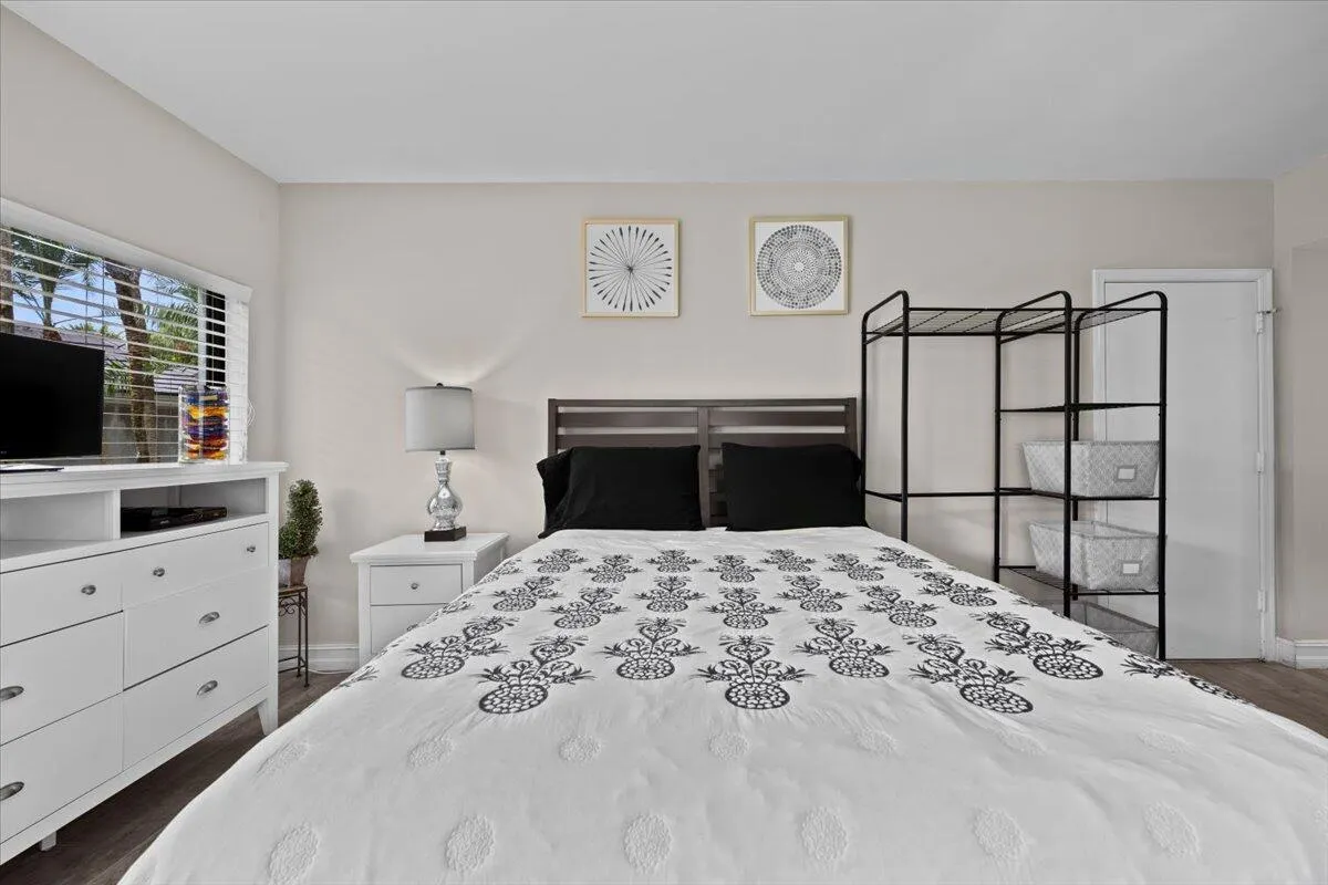 11863 Wimbledon Circle, #428