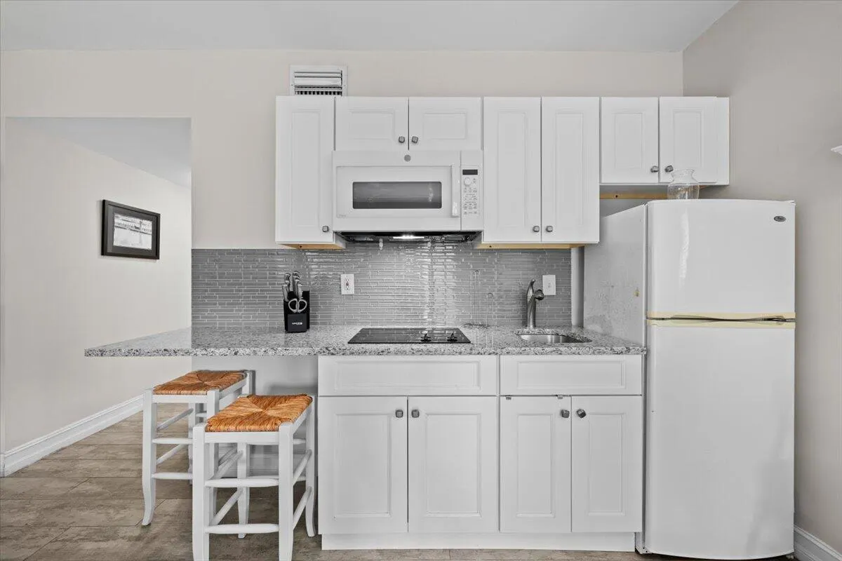11863 Wimbledon Circle, #428