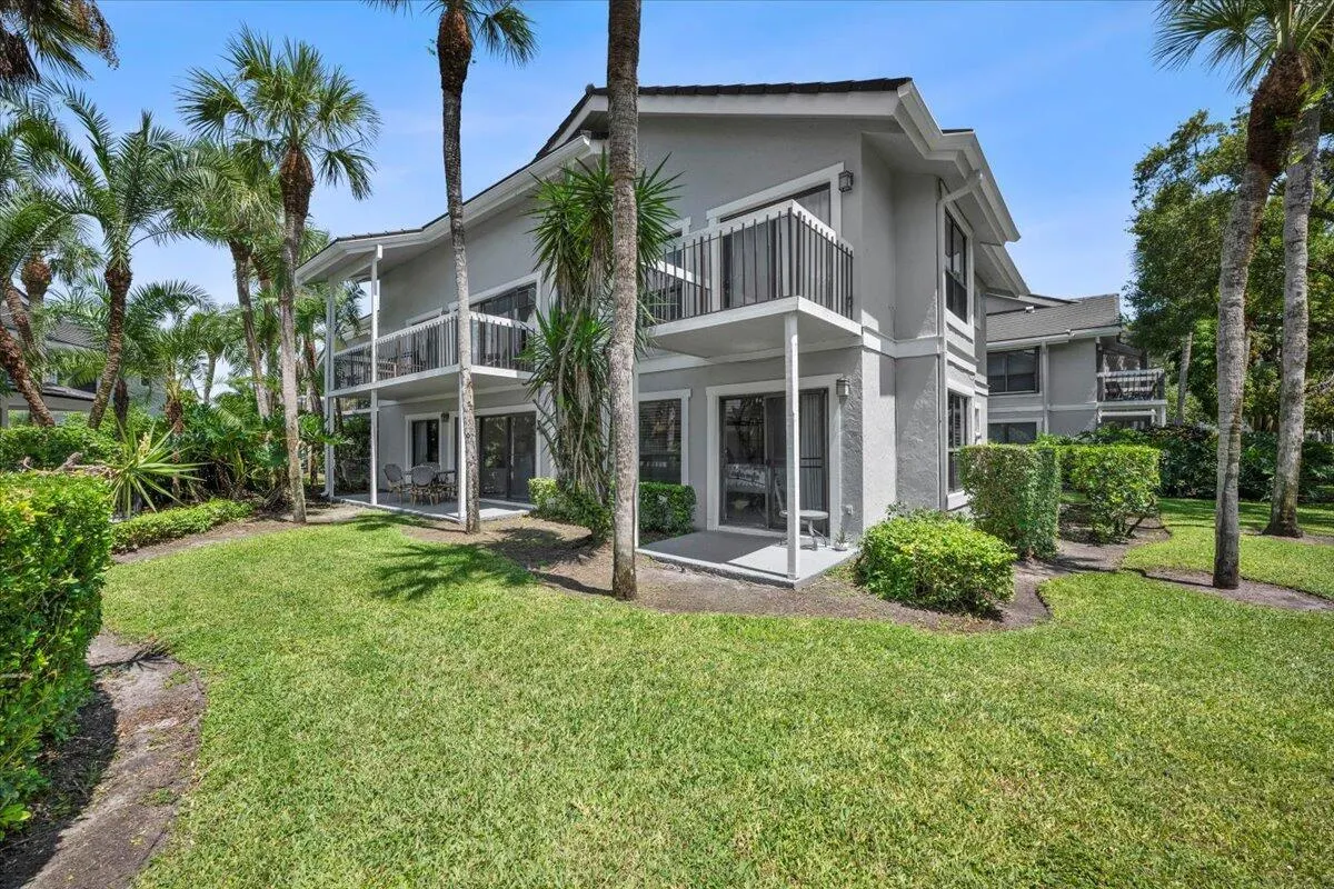 11863 Wimbledon Circle, #428