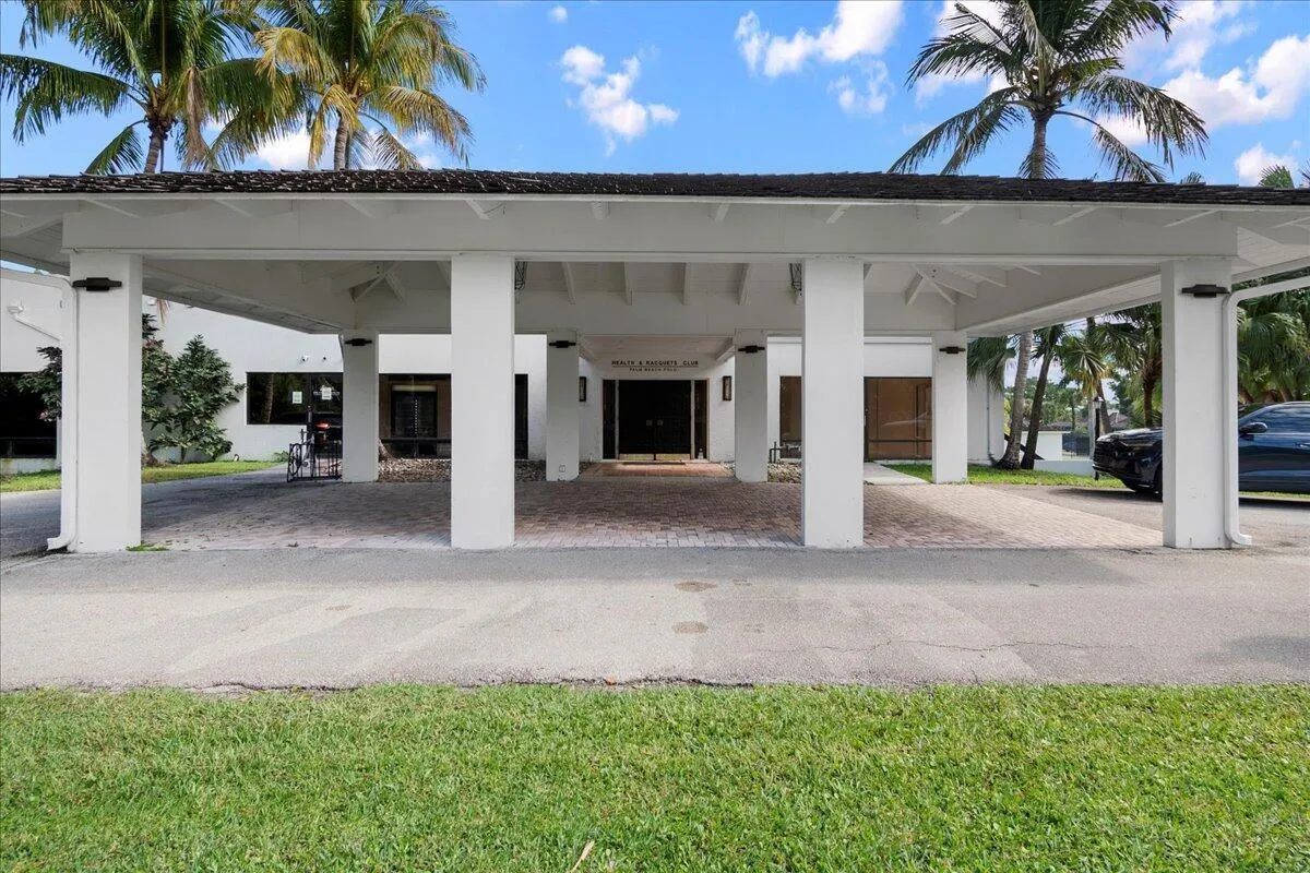 11863 Wimbledon Circle, #428