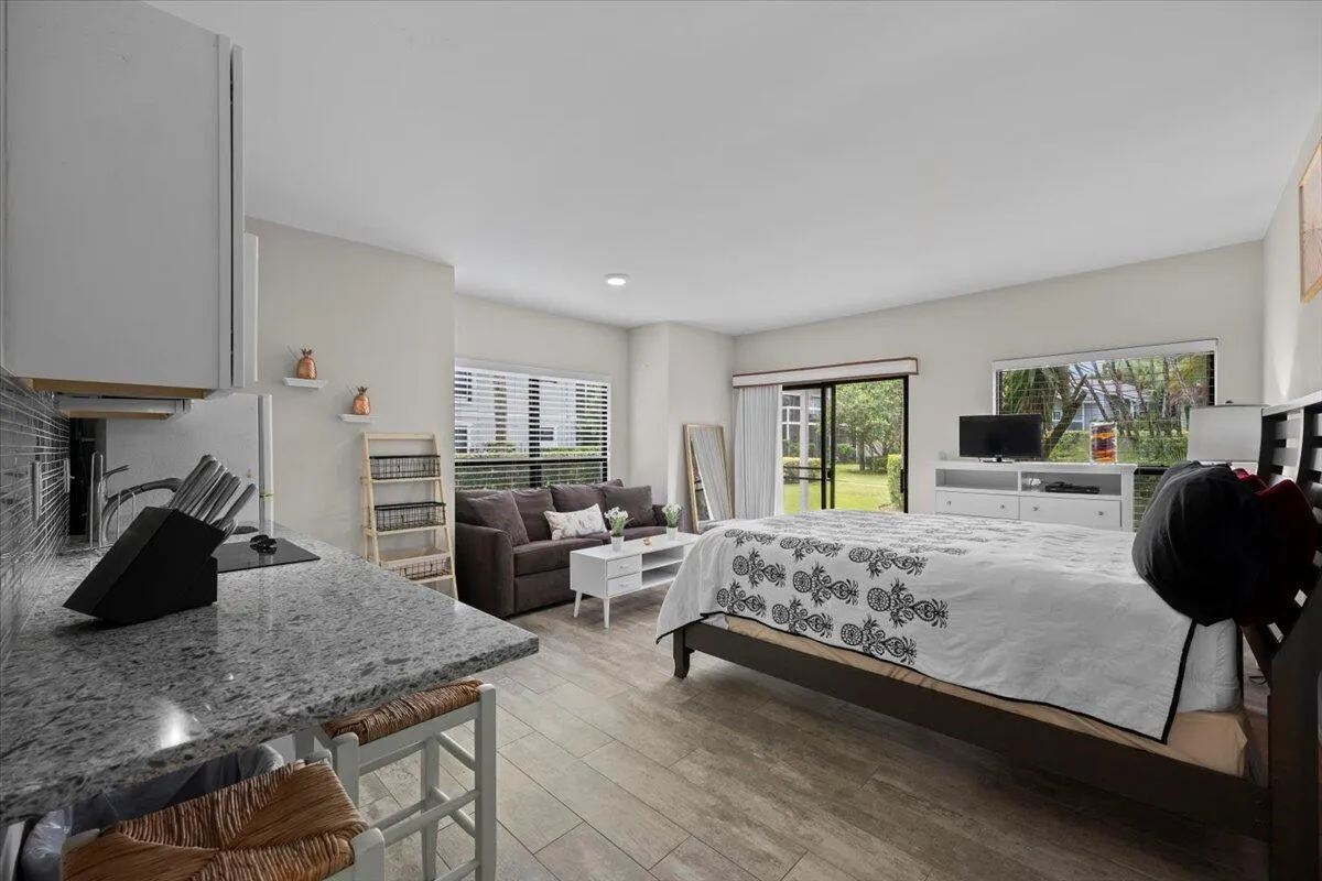11863 Wimbledon Circle, #428