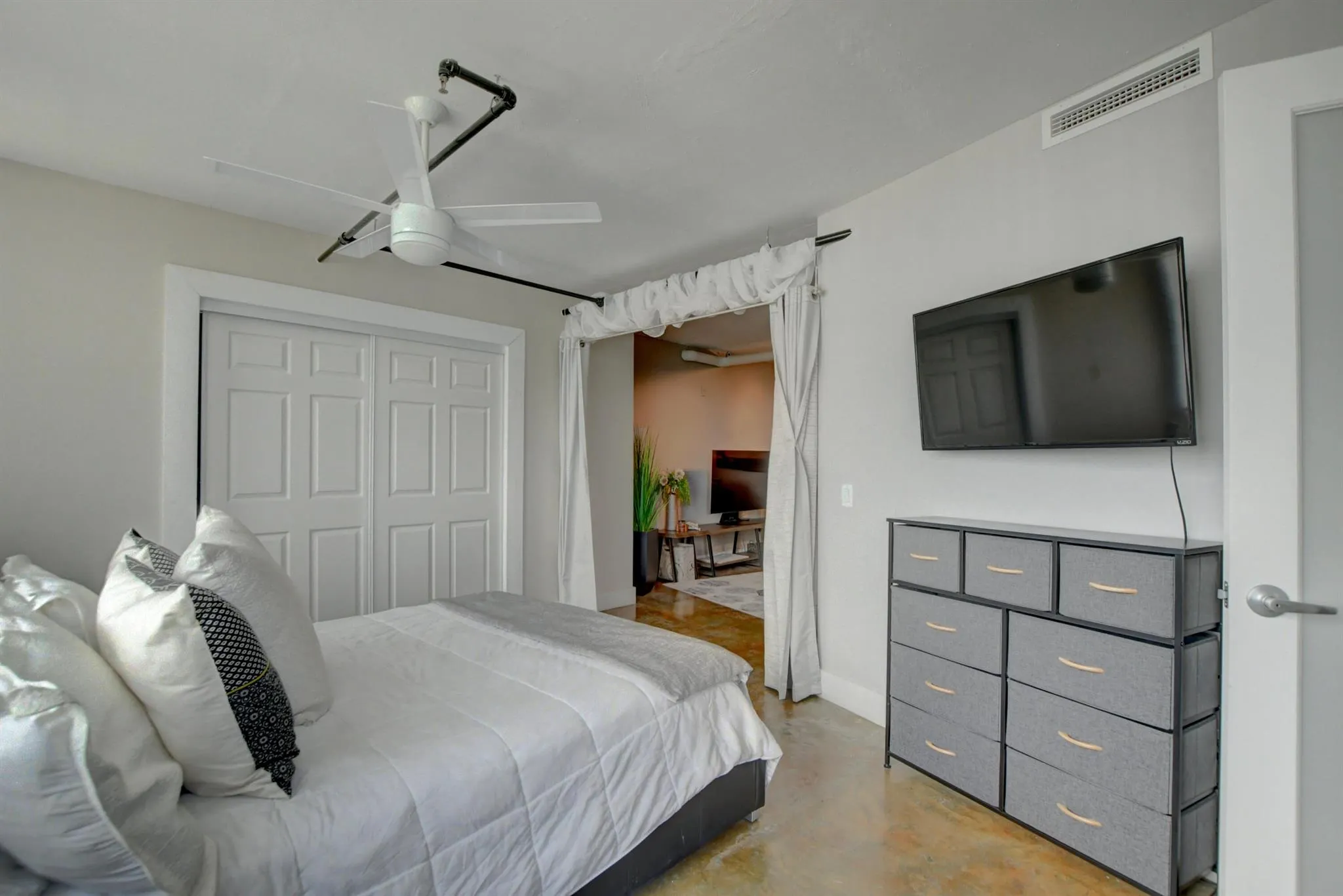 185 NE 4th Avenue, #301