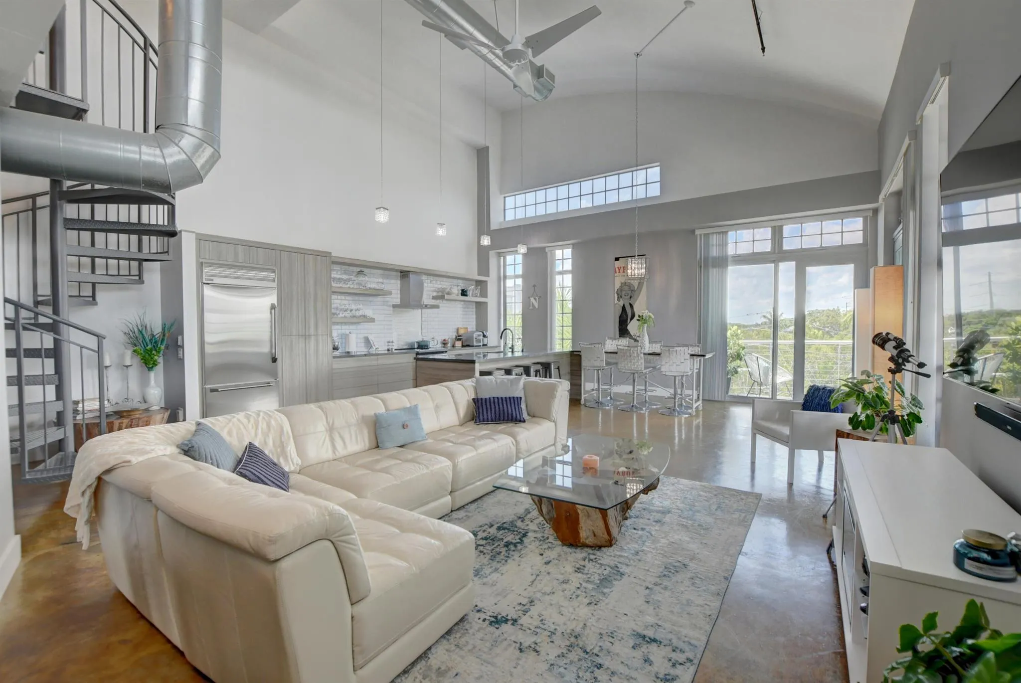 185 NE 4th Avenue, #301