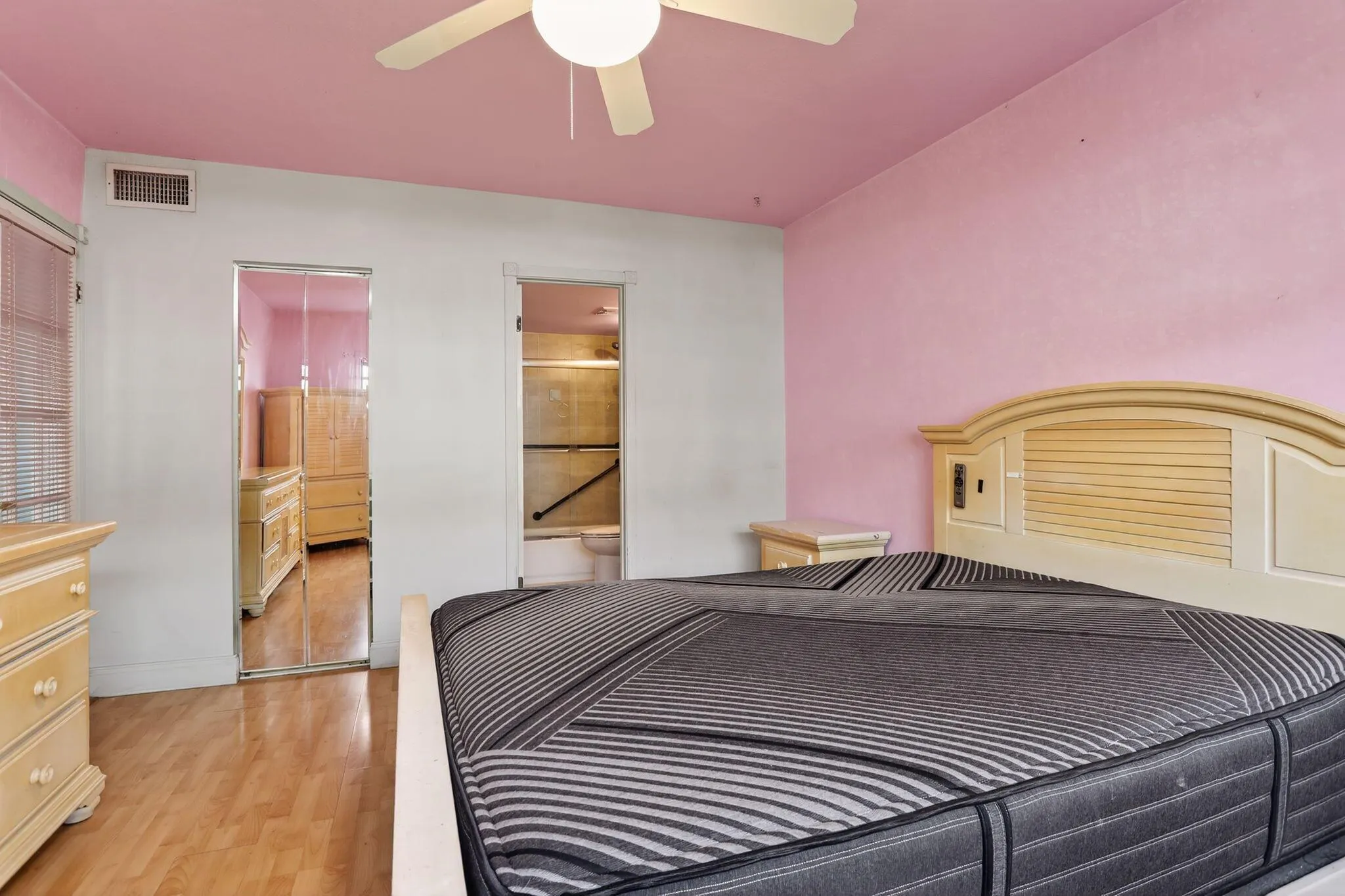 1775 N Andrews Square, #101w