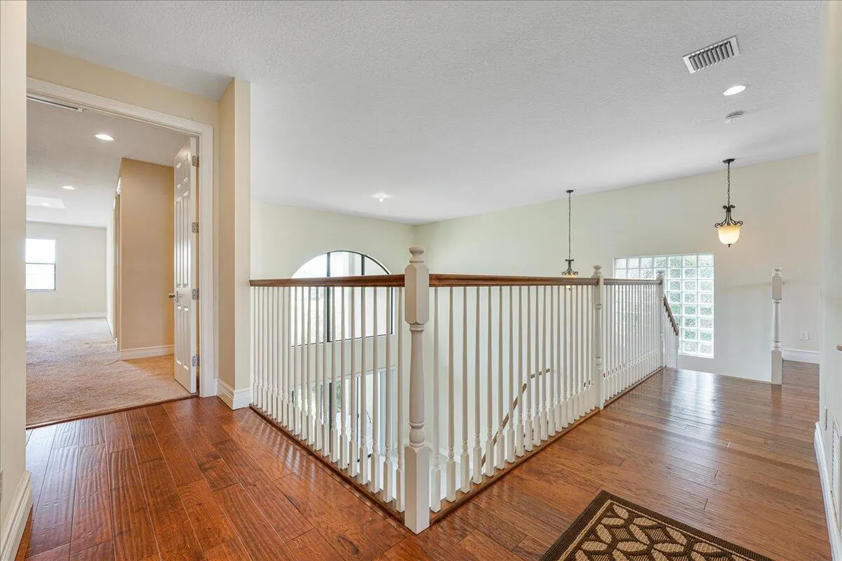 16794 Bridge Crossing Circle