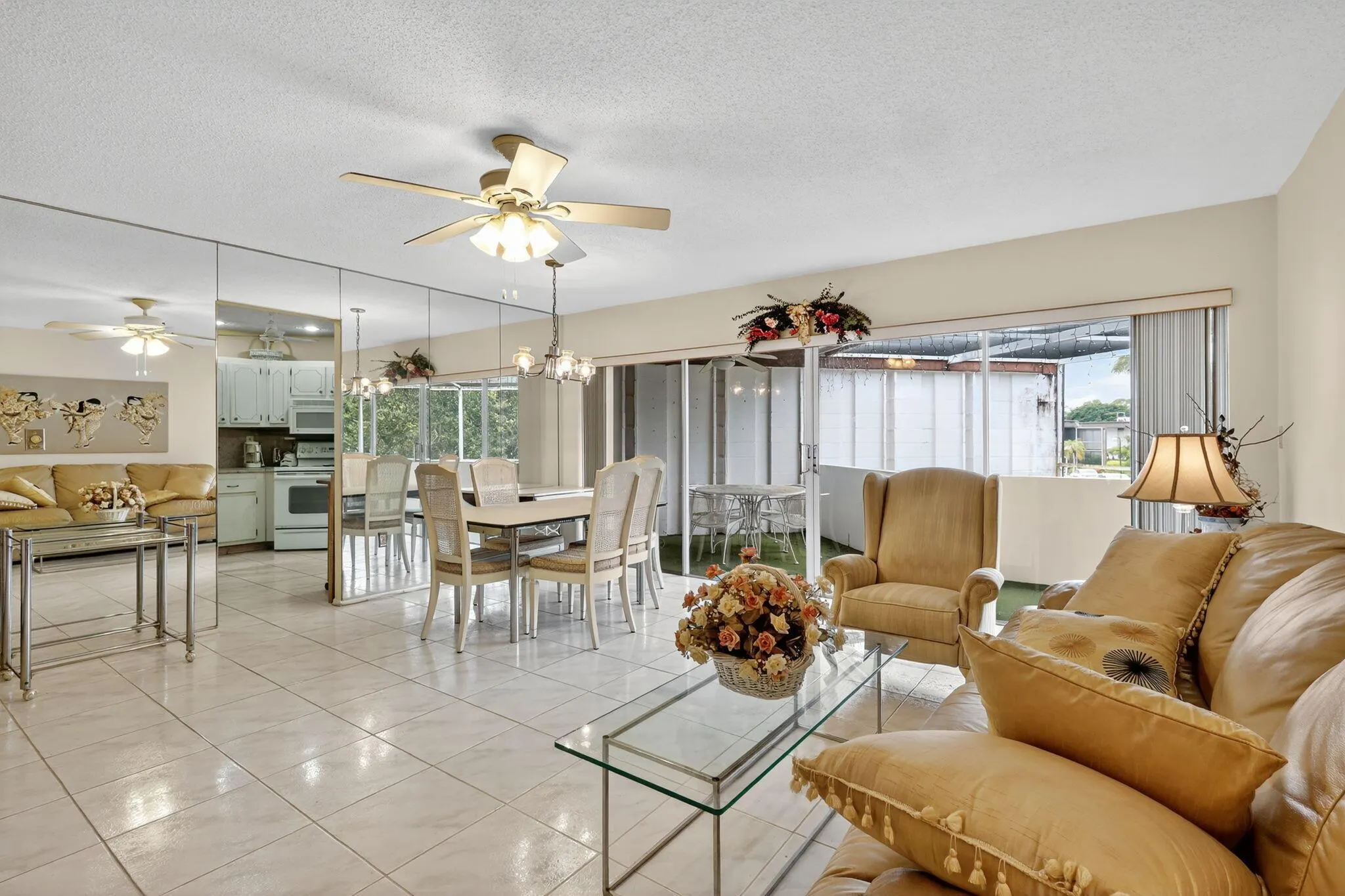 6 Greenway Village N, #210