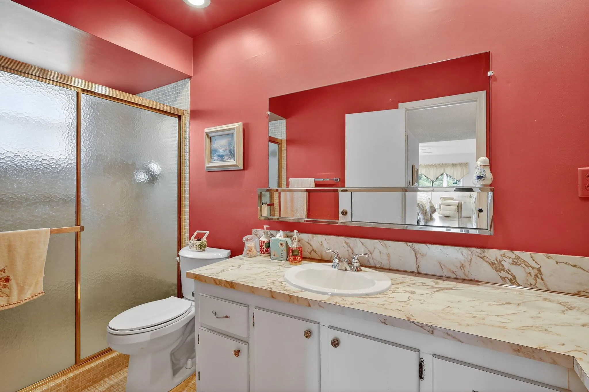 6 Greenway Village N, #210
