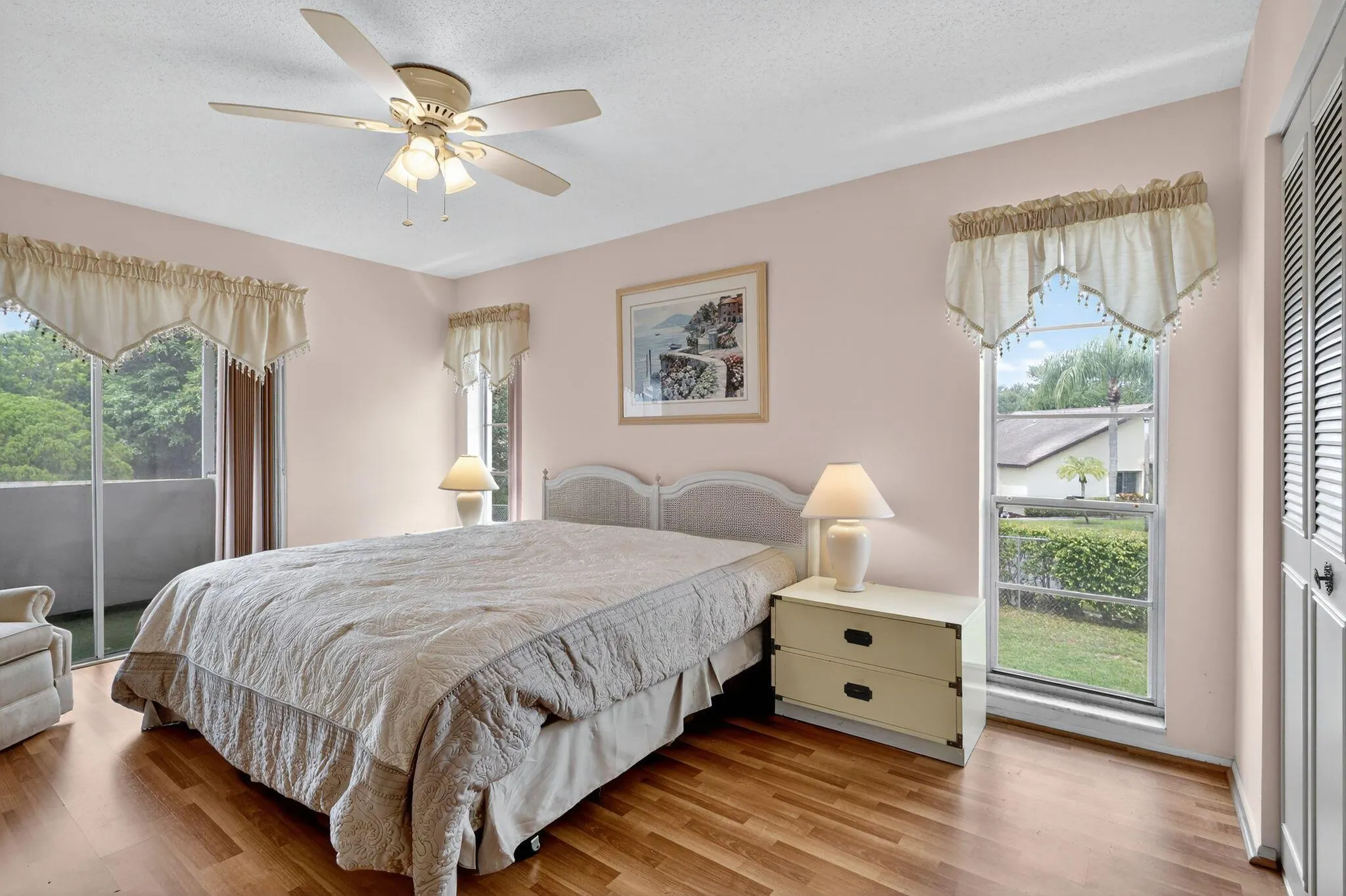 6 Greenway Village N, #210