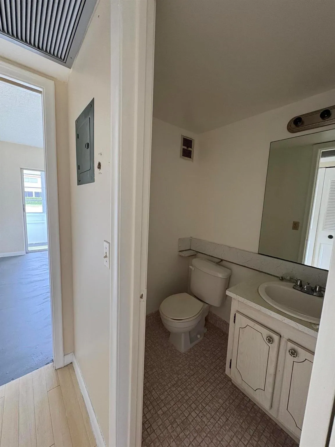 213 Chatham K