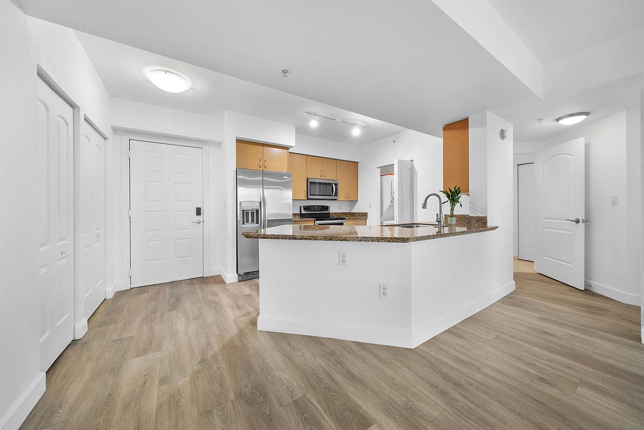 1830 Radius Drive, #806