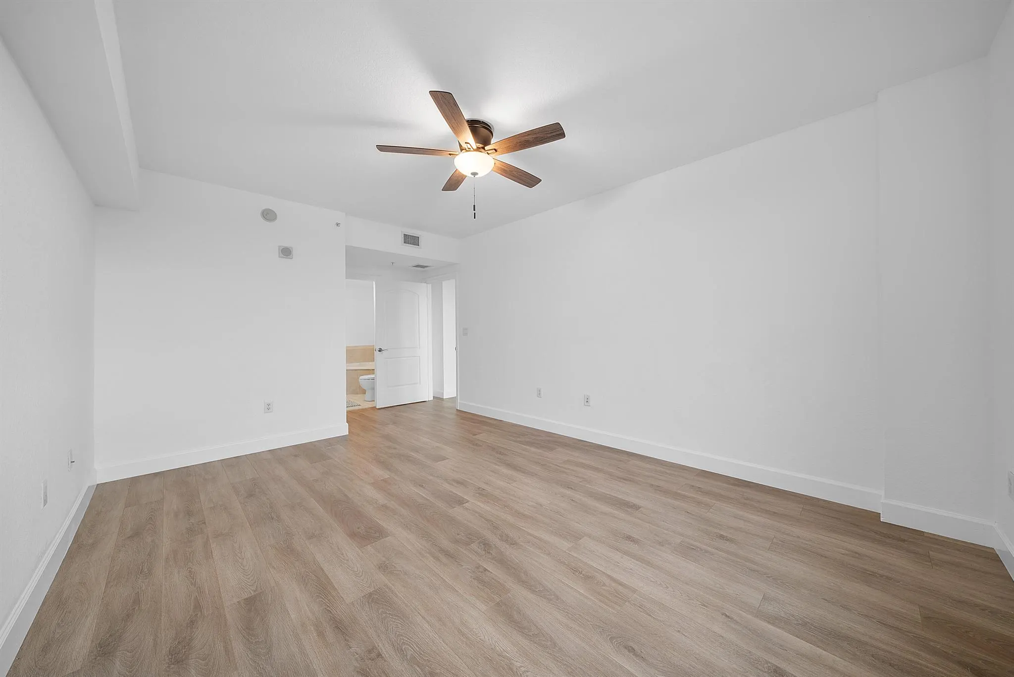 1830 Radius Drive, #806