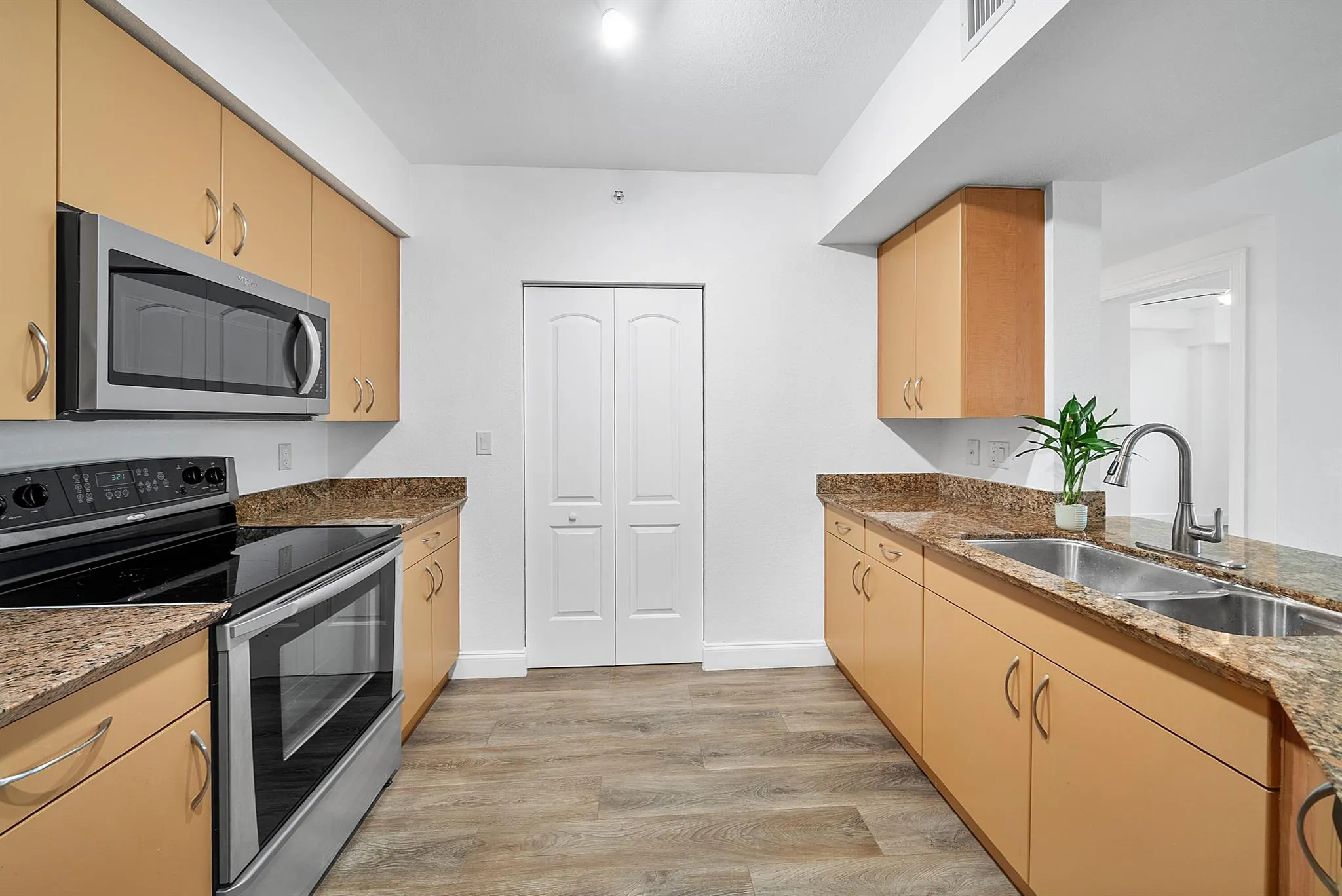 1830 Radius Drive, #806