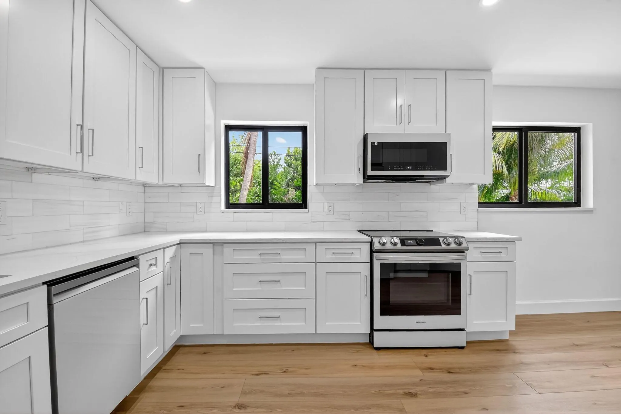 143 SE 27th Way