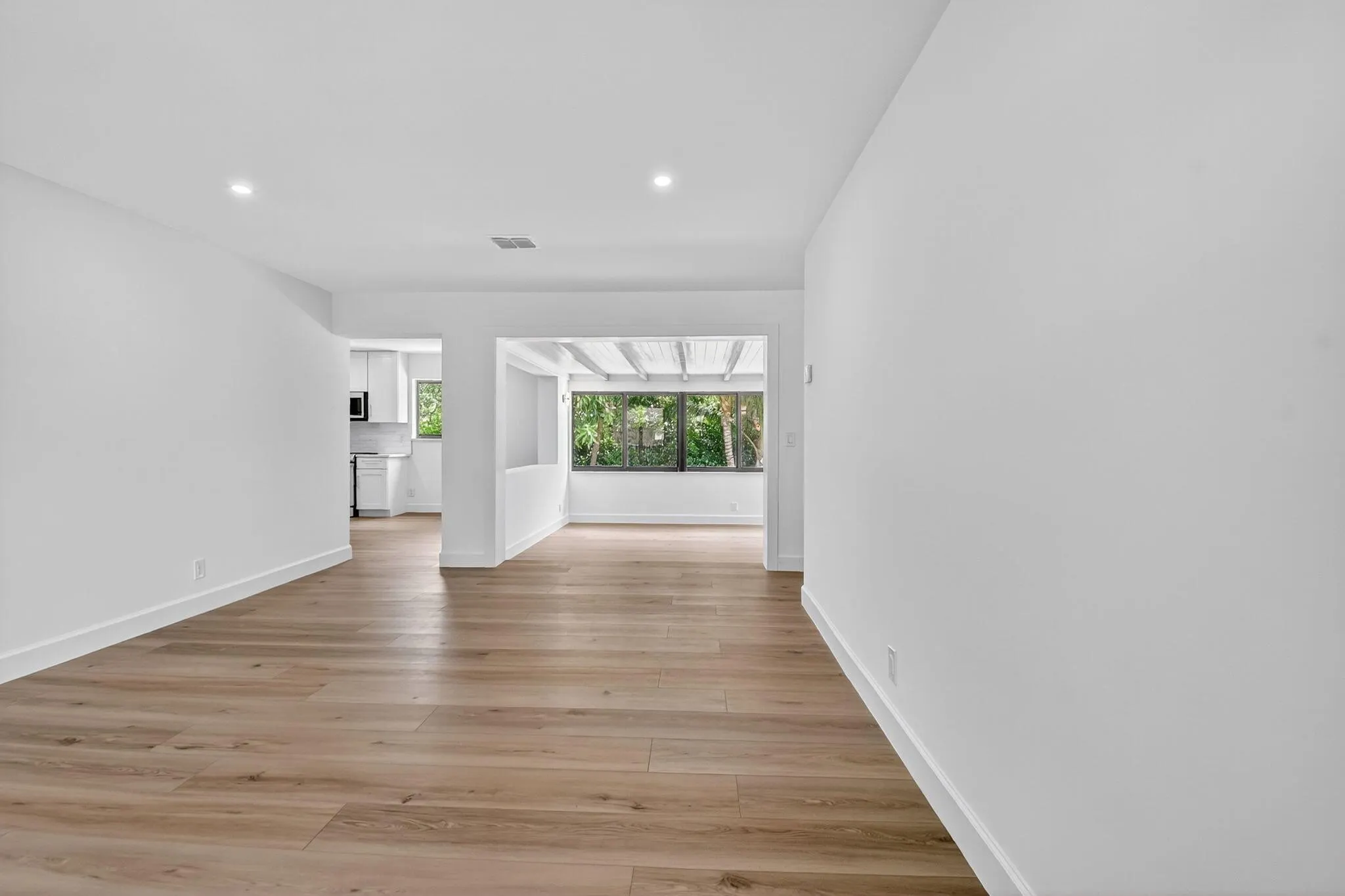 143 SE 27th Way