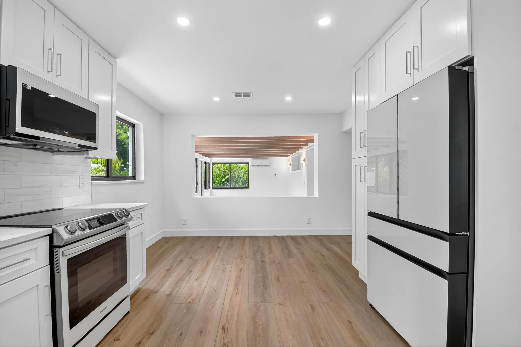 143 SE 27th Way