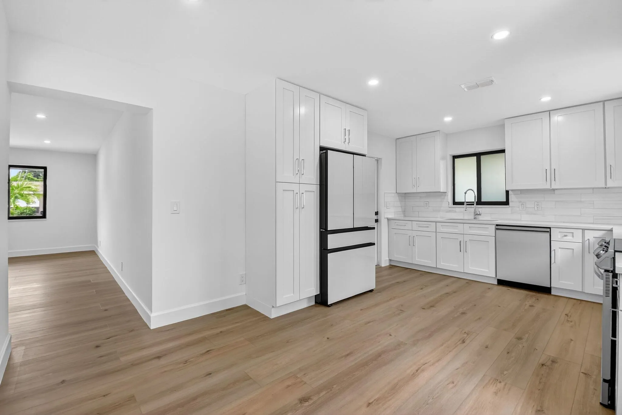 143 SE 27th Way