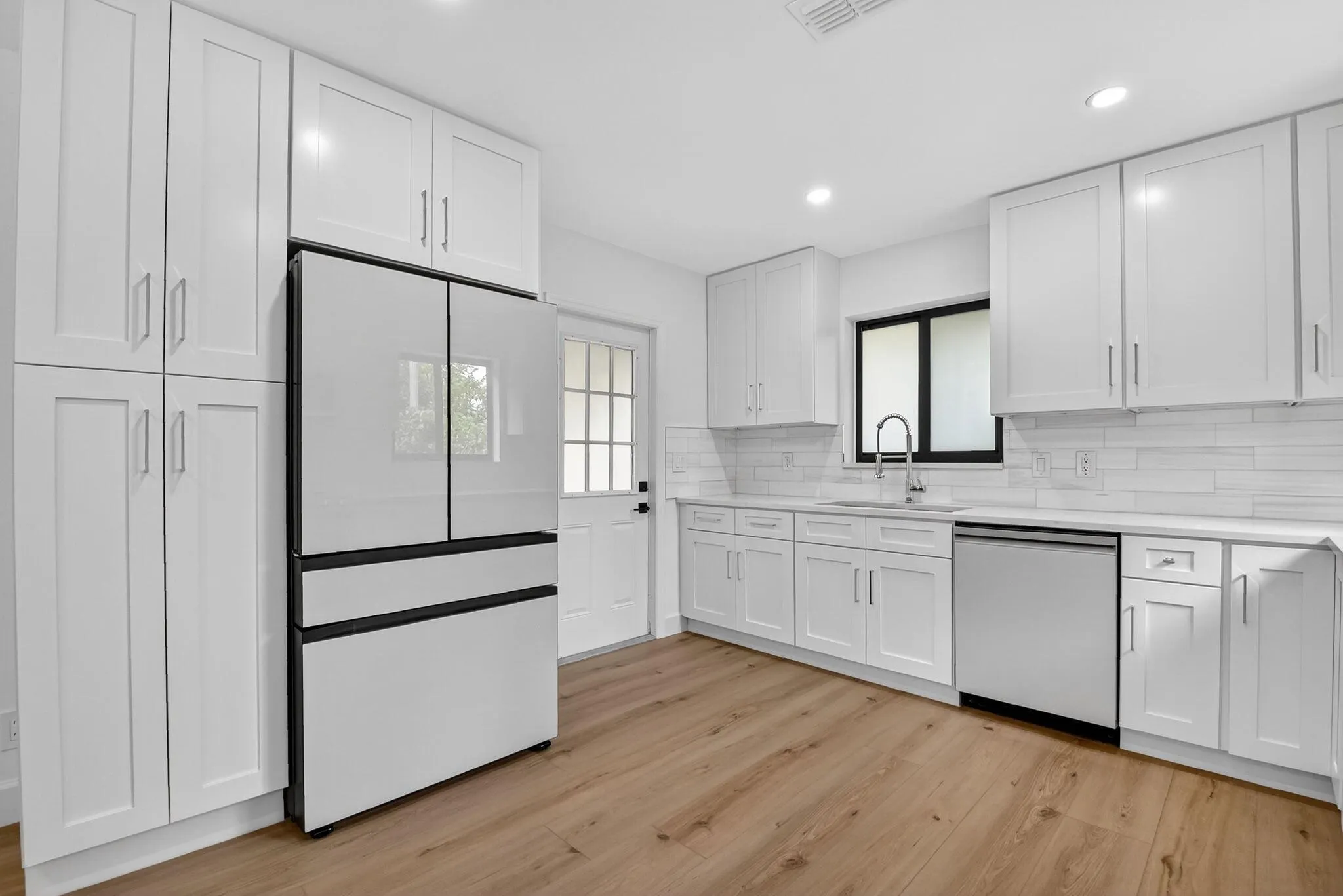 143 SE 27th Way